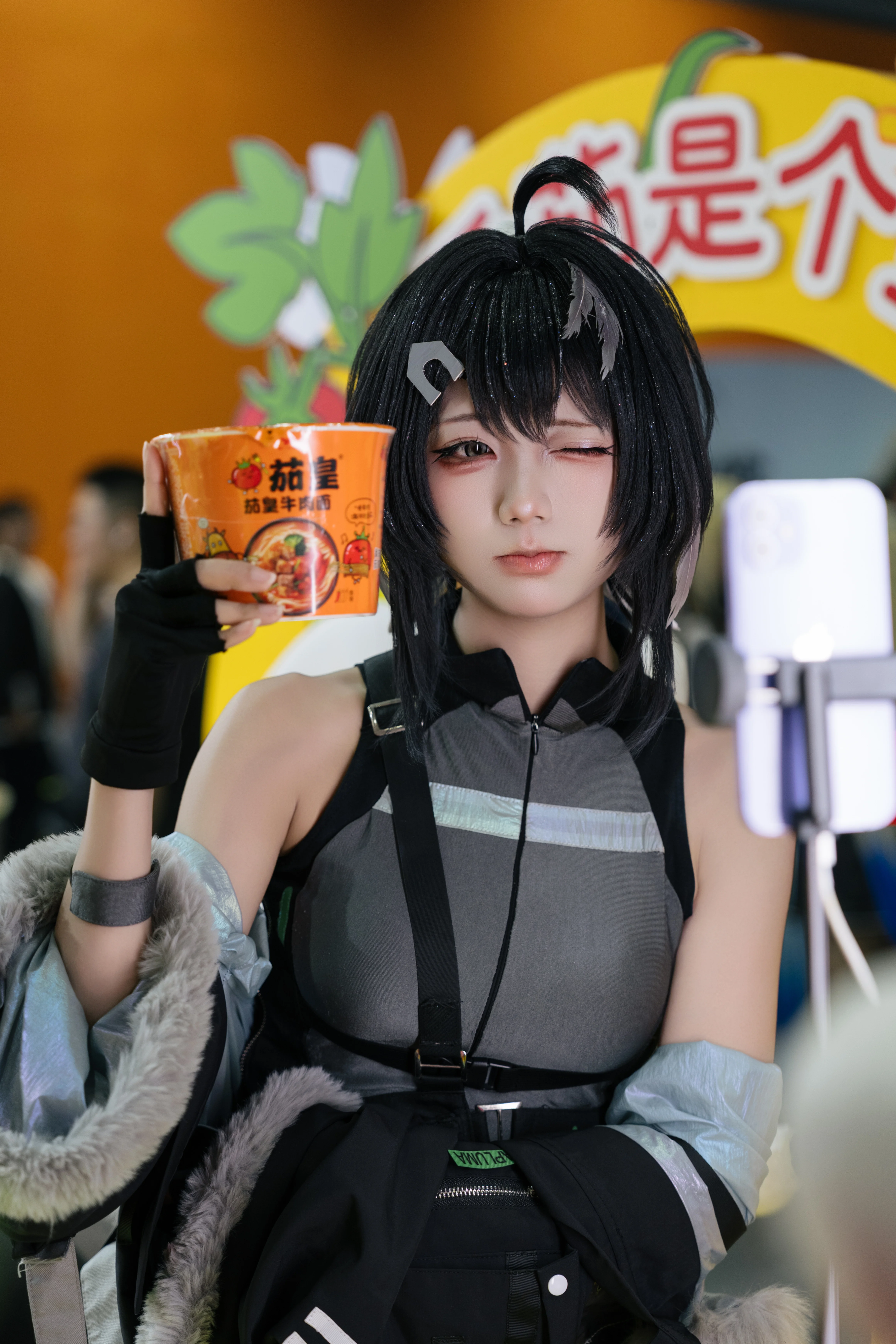 【羽毛笔cos】明日方舟萤火虫漫展D1的茄皇干饭时刻 - 第 7 张