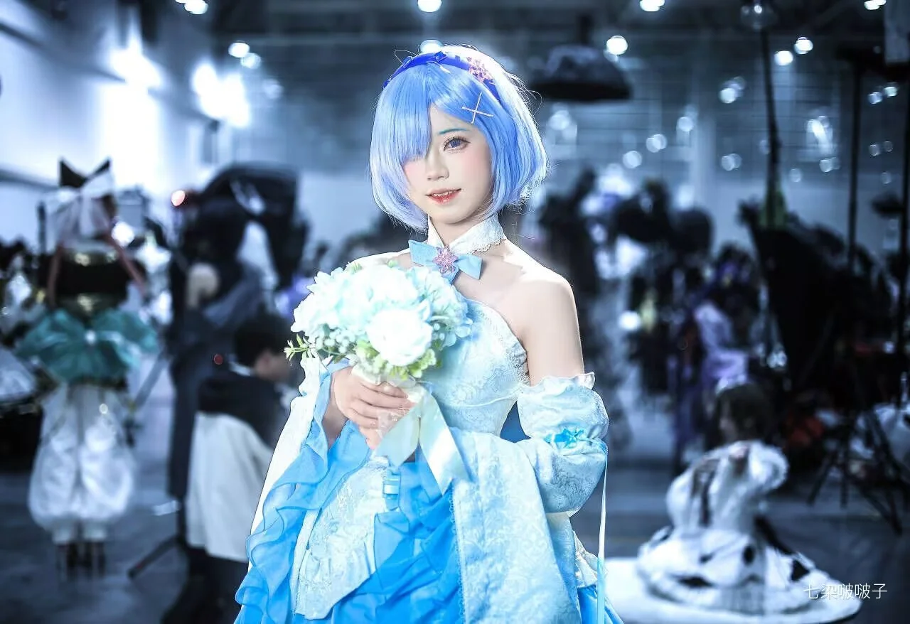 【蕾姆cos】清冷水蓝色花嫁风，漫展现场直出返图 - 第 1 张
