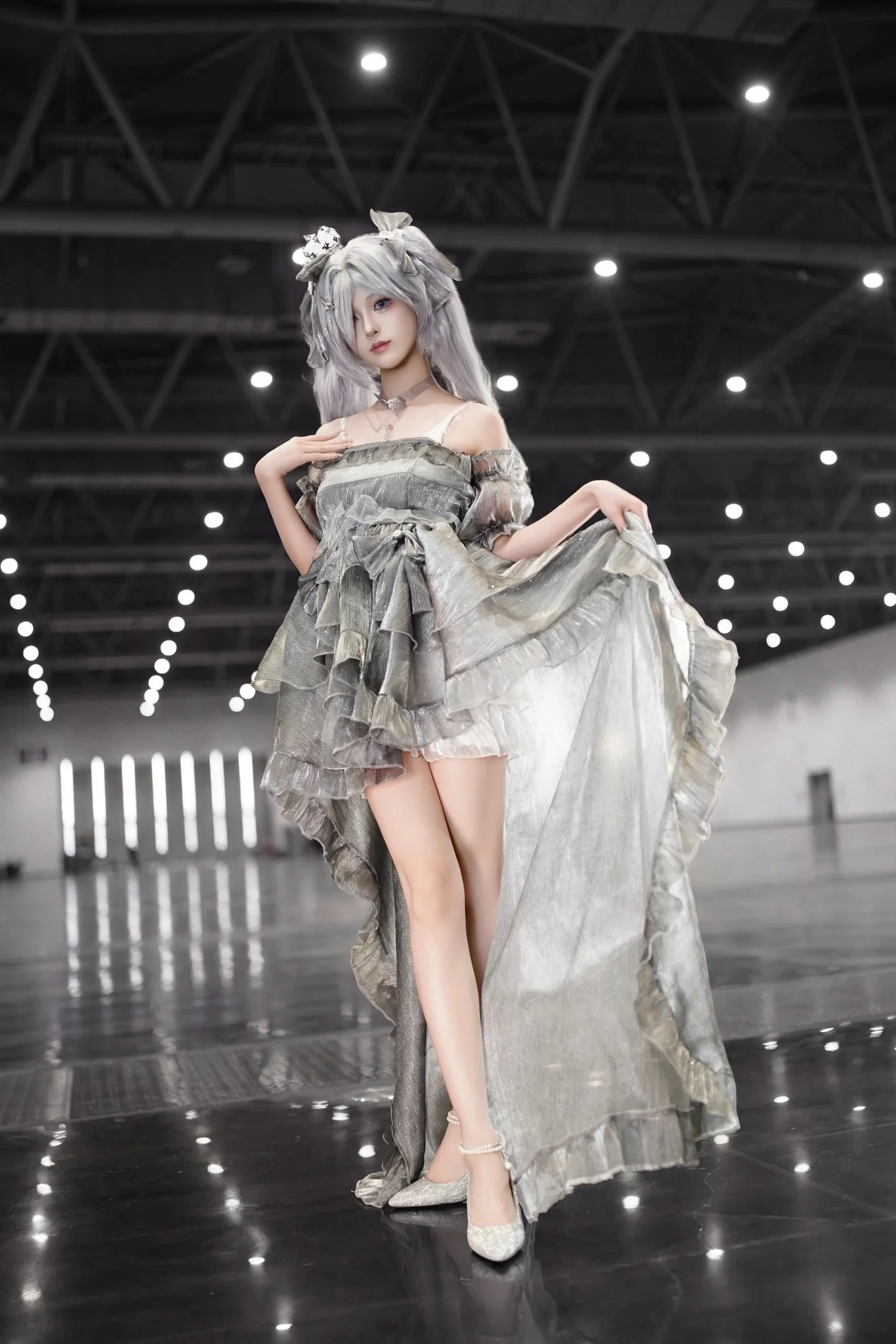 【胜利女神灰姑娘cos】魔镜里的水晶公主，漫展现场的银色回忆 - 第 1 张