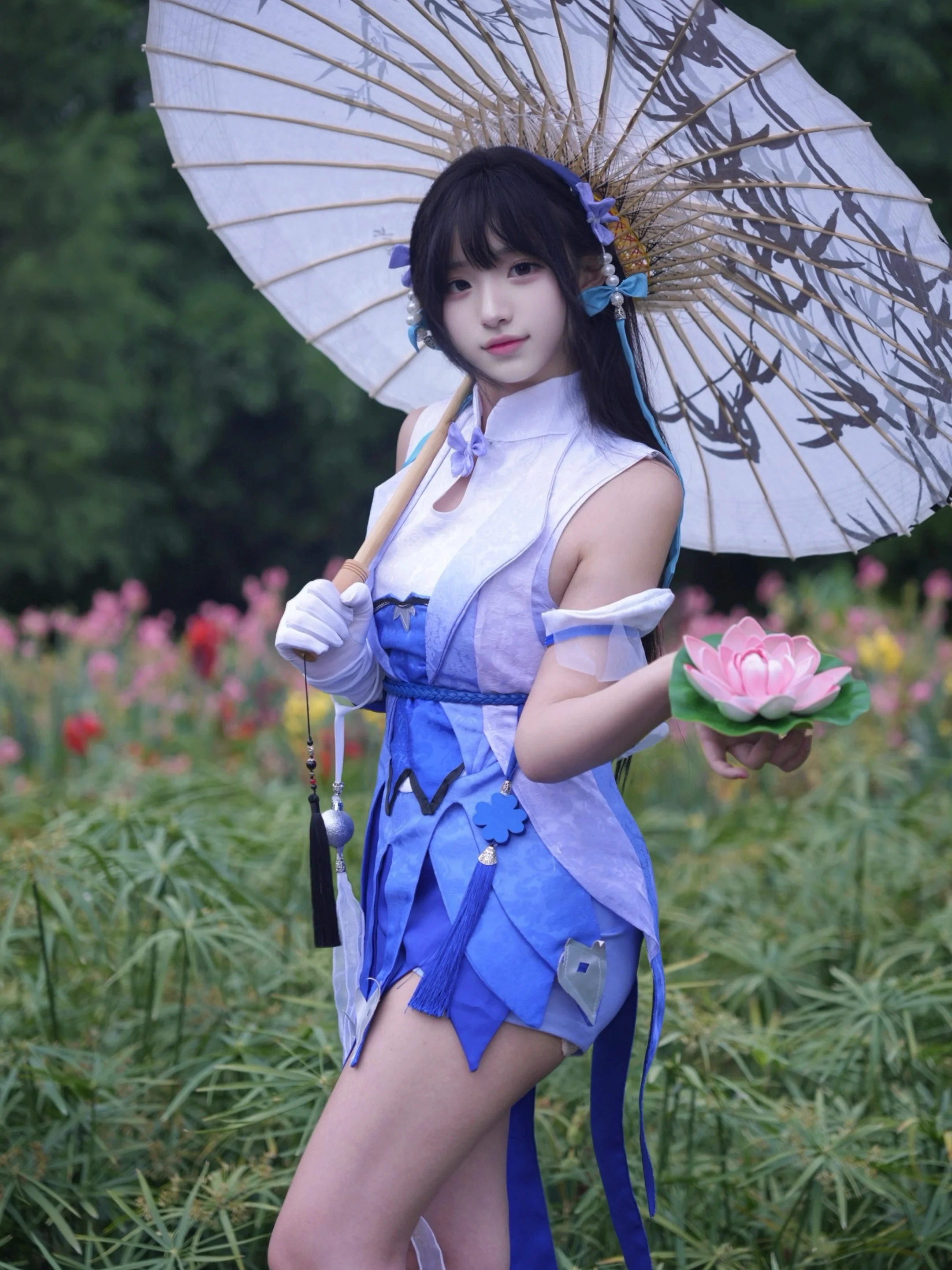夏日园林里的西施cos，油纸伞与荷花搭配分享 - 第 1 张