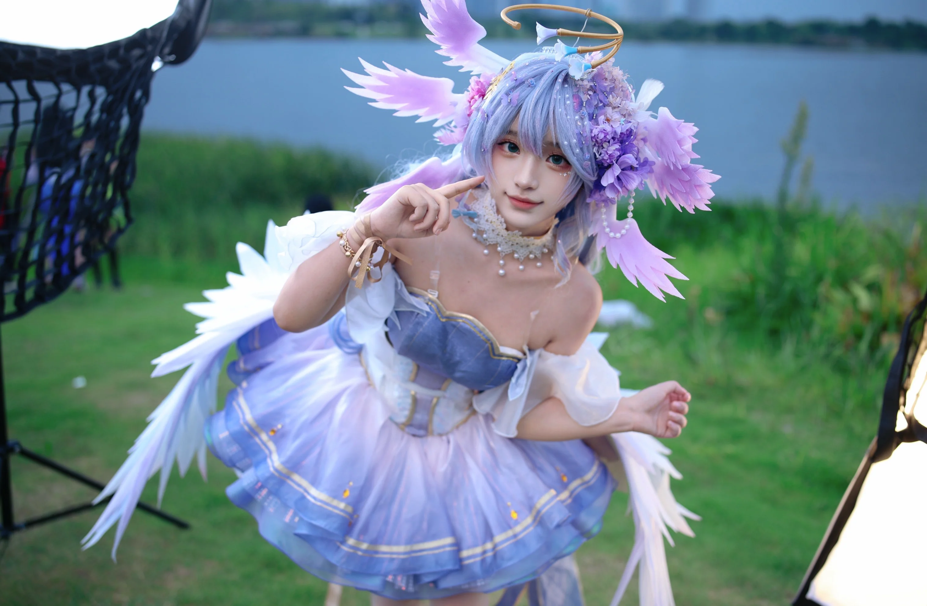 [Robin Cosplay] River Breeze and Feathers, Outdoor Photoshoot Sharing - Image 2