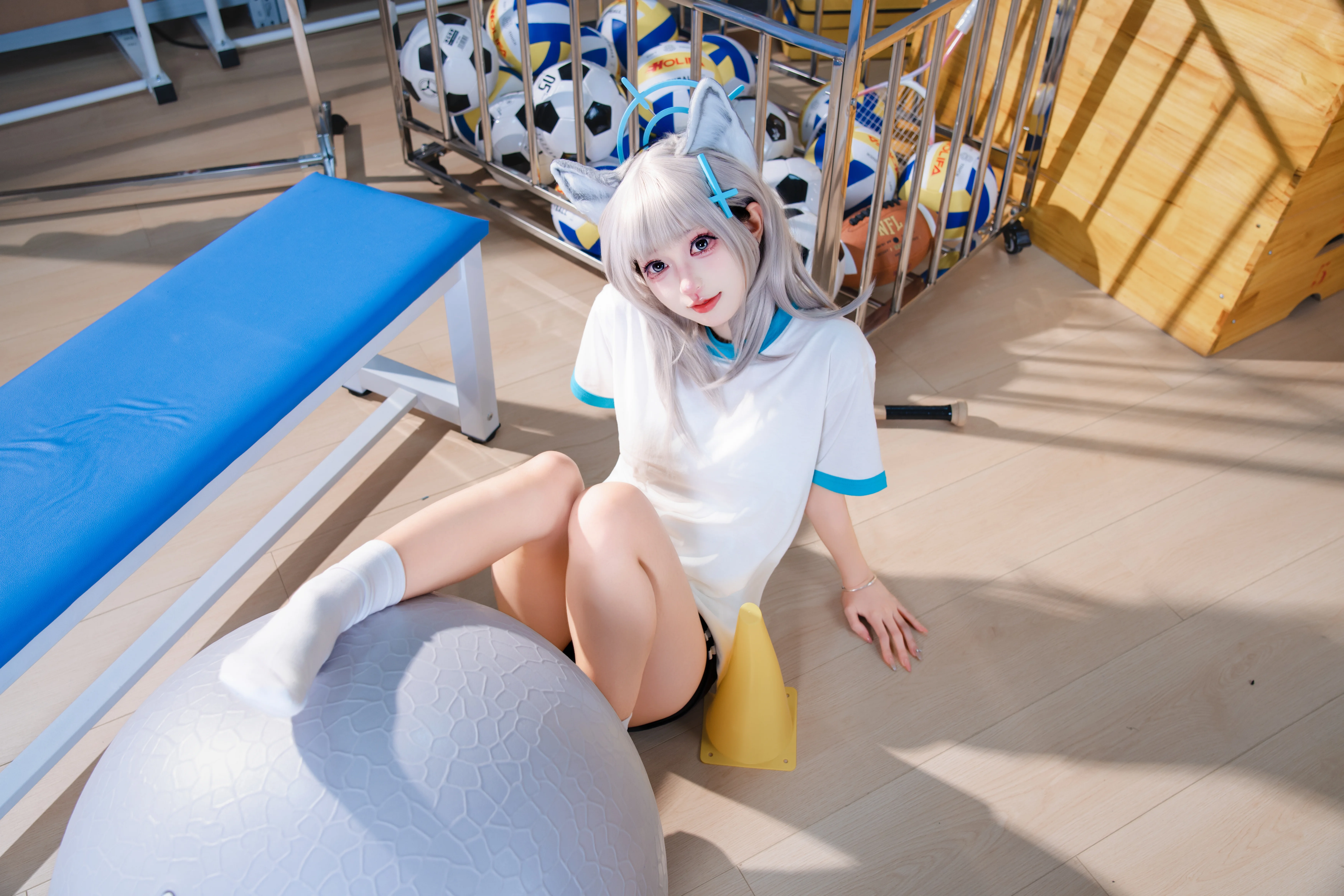 【白子cos】蔚蓝档案，运动器材室里的清爽午后 - 第 1 张