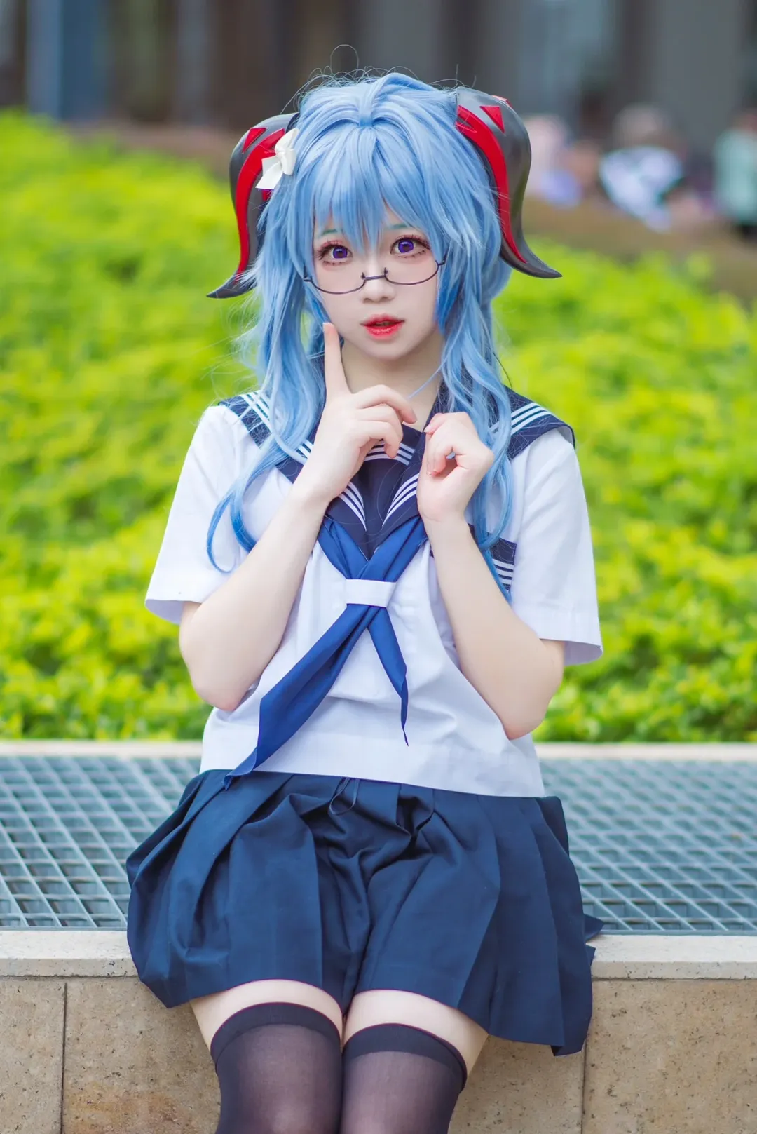 【甘雨cos】广州漫展场外返图，水手服与绝对领域的清爽搭配 - 第 3 张