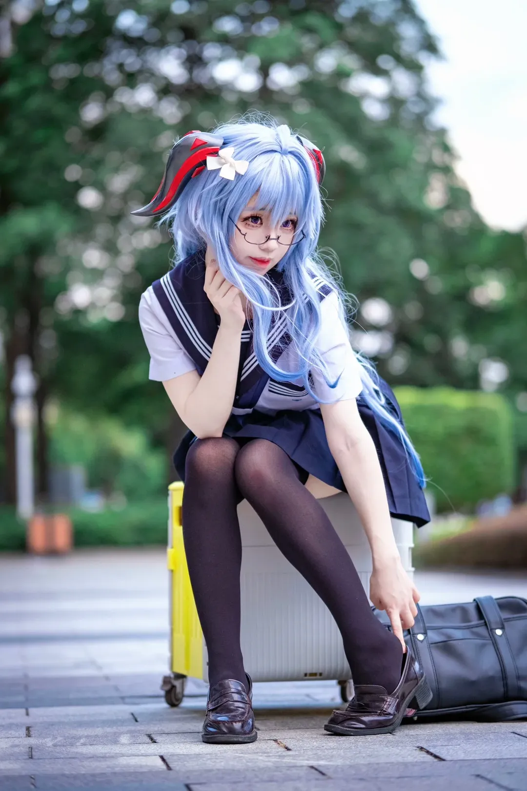 【甘雨cos】广州漫展场外返图，水手服与绝对领域的清爽搭配