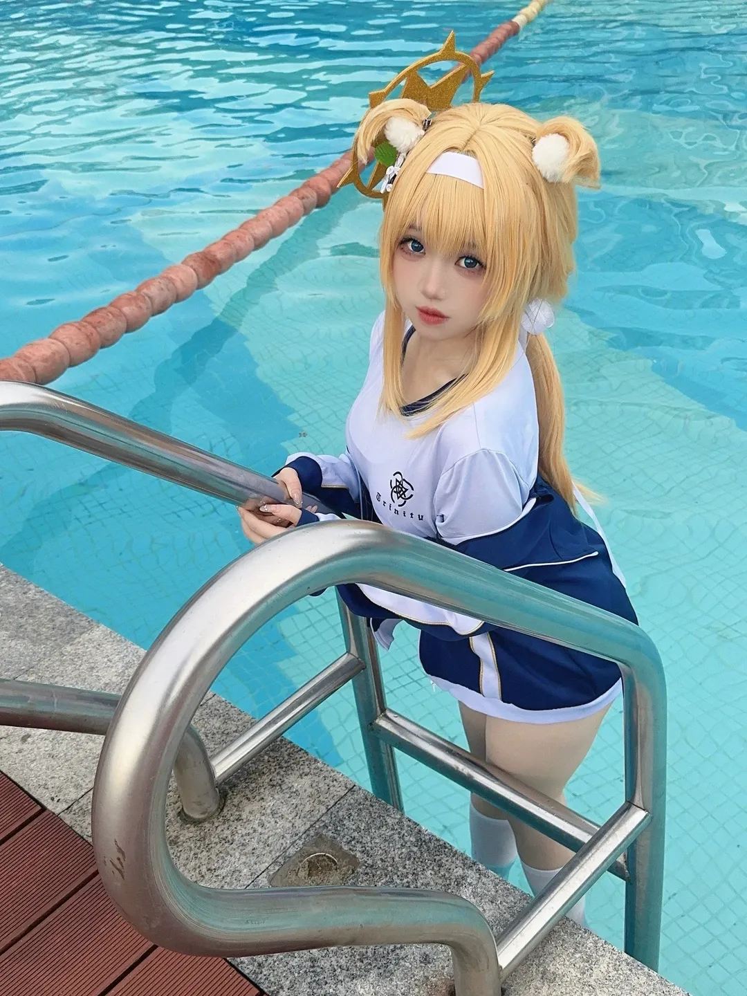 【伊落玛丽cos】蔚蓝档案里的体操服，泳池边的定格瞬间