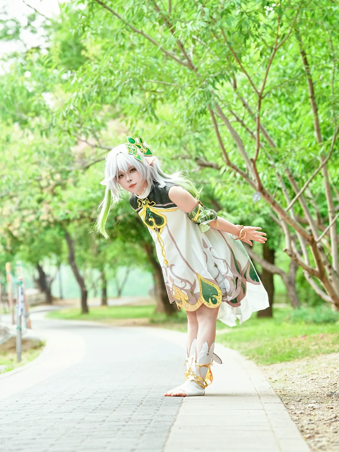 【纳西妲cos】夏日树荫下的草元素精灵