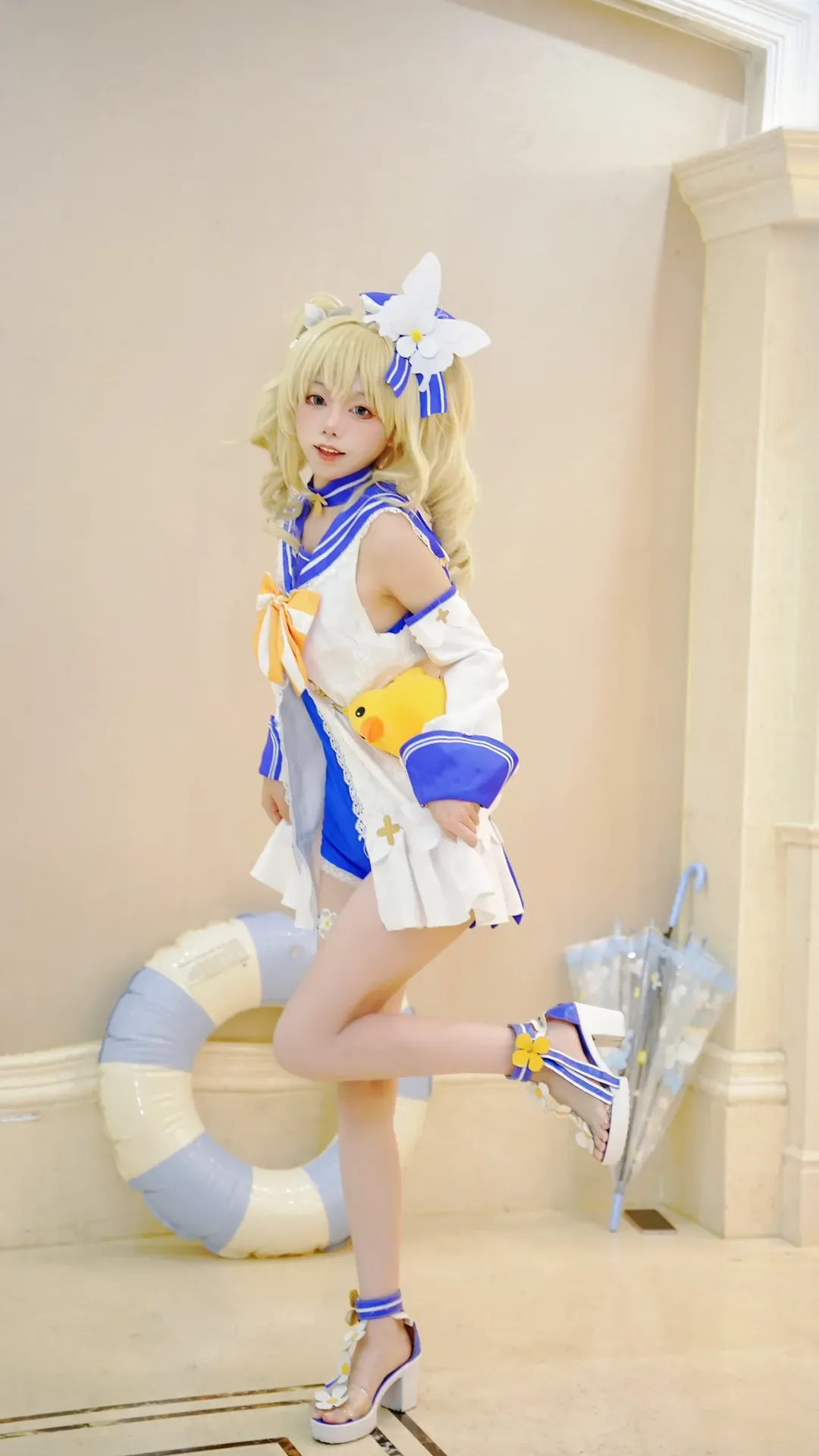 【芭芭拉cos】夏日水上乐园，清凉泳装与微笑 - 第 6 张