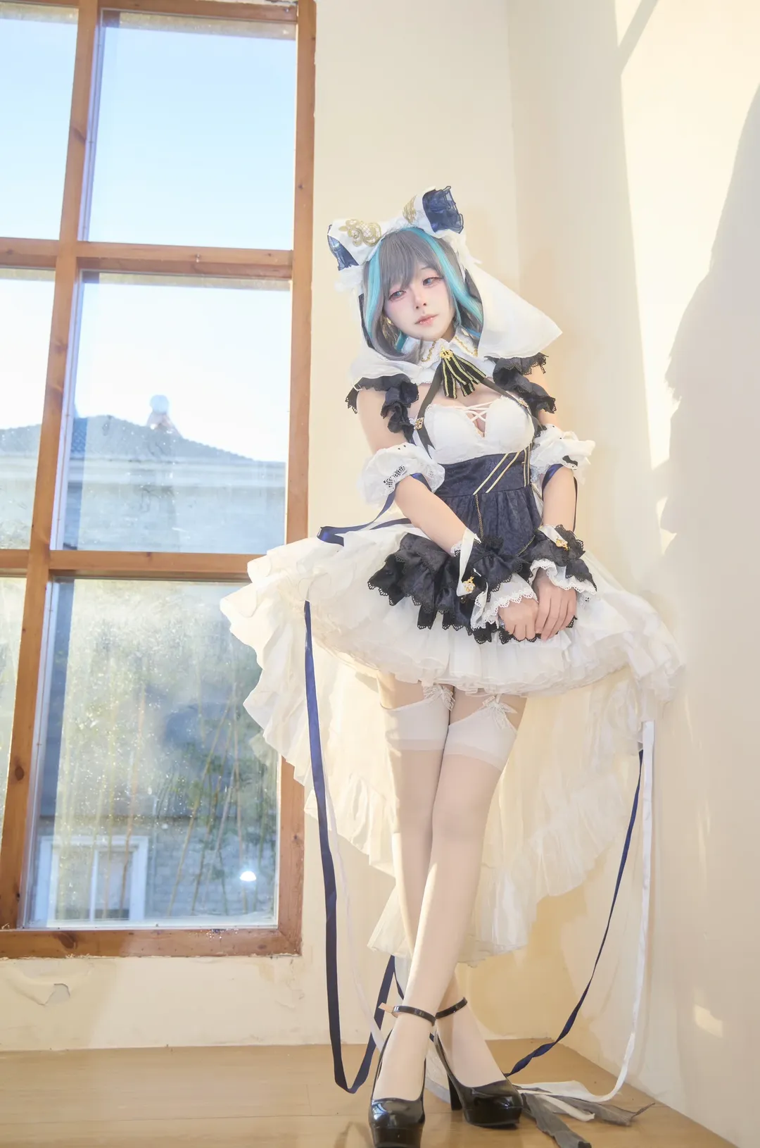 【碧蓝航线柴郡cos】阳光与木楼梯间的女仆装拍摄 - 第 2 张