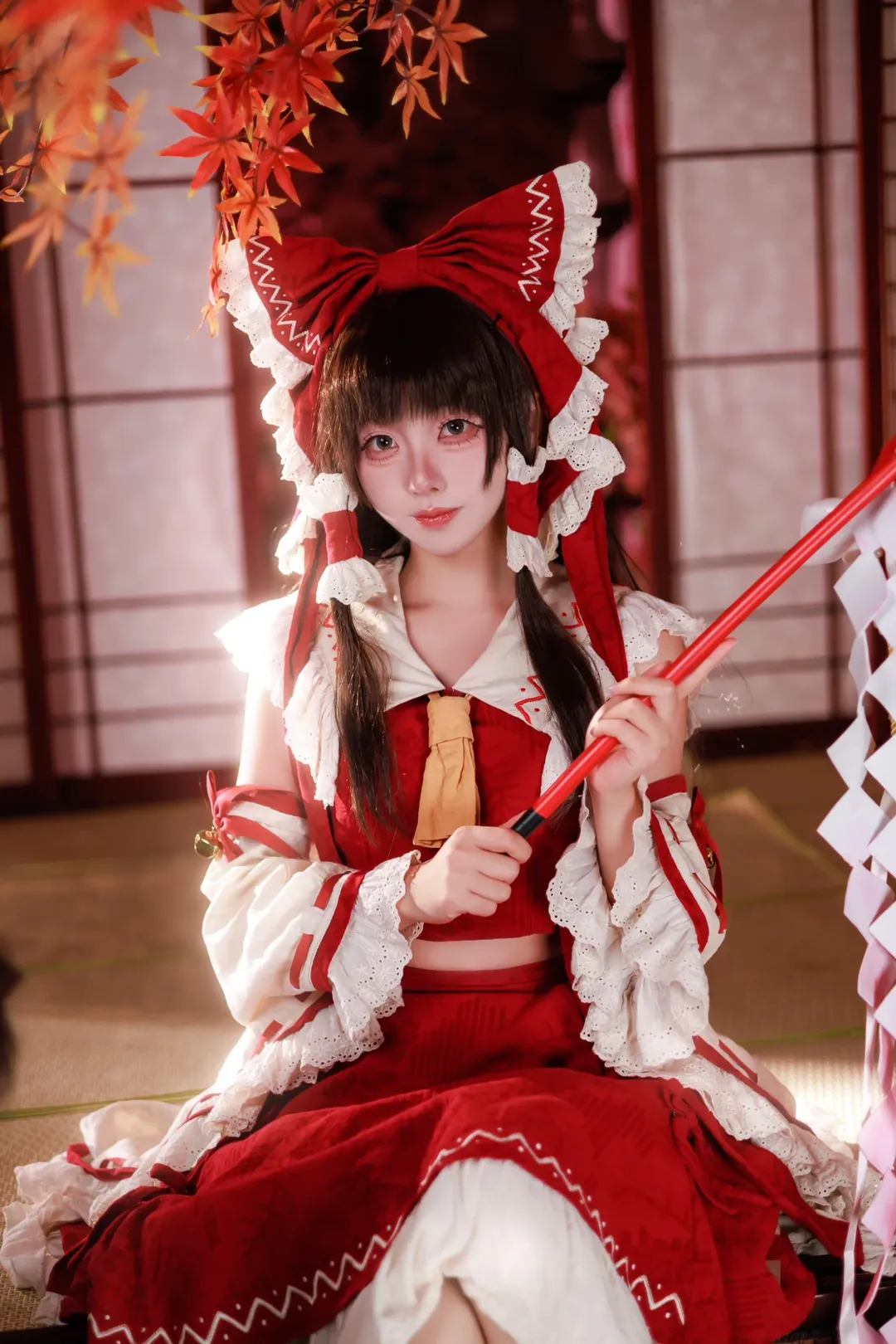 【博丽灵梦cos】东方project的红白巫女，秋日神社的静谧时光 - 第 4 张