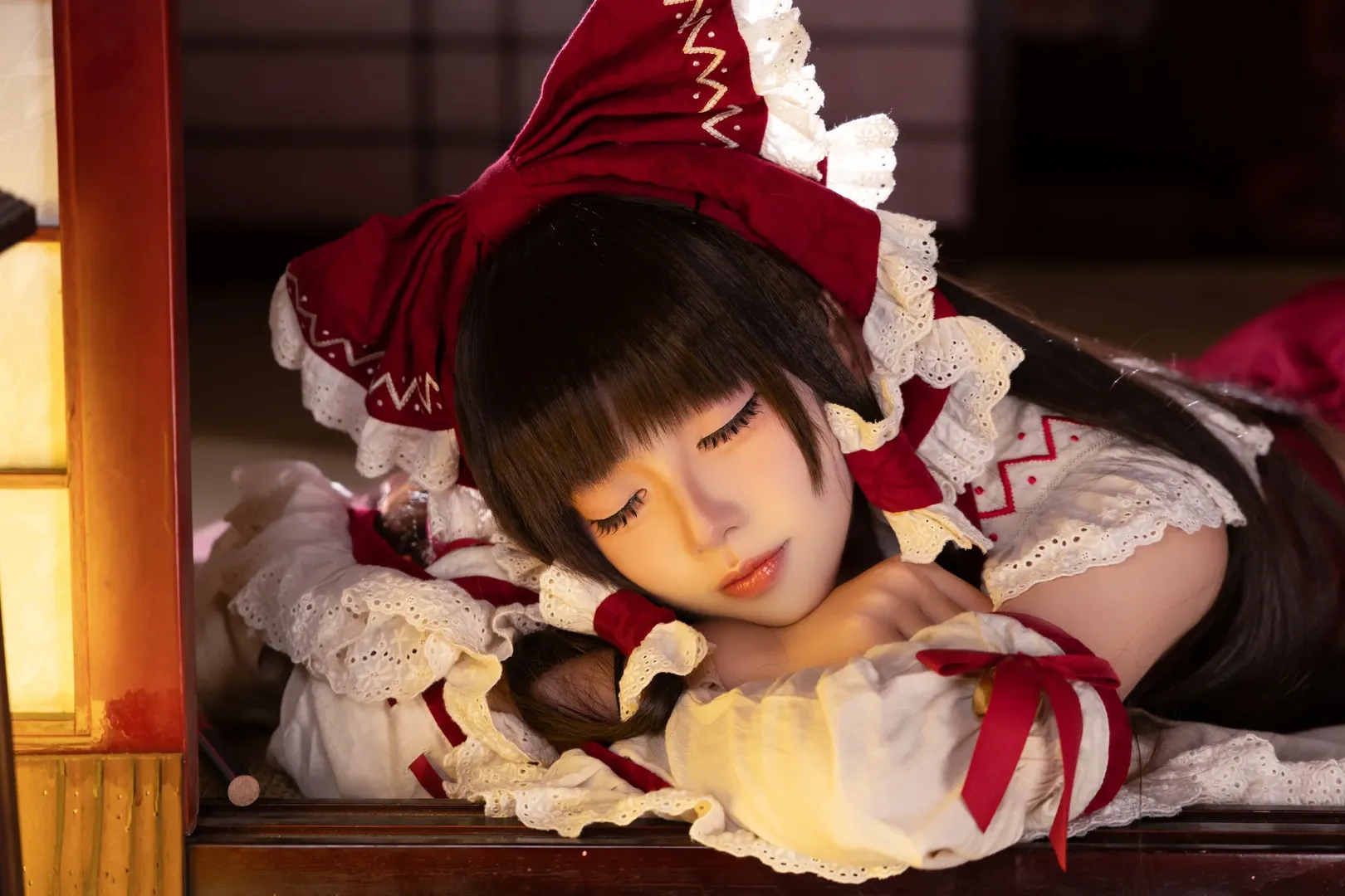 【博丽灵梦cos】东方project的红白巫女，秋日神社的静谧时光 - 第 7 张