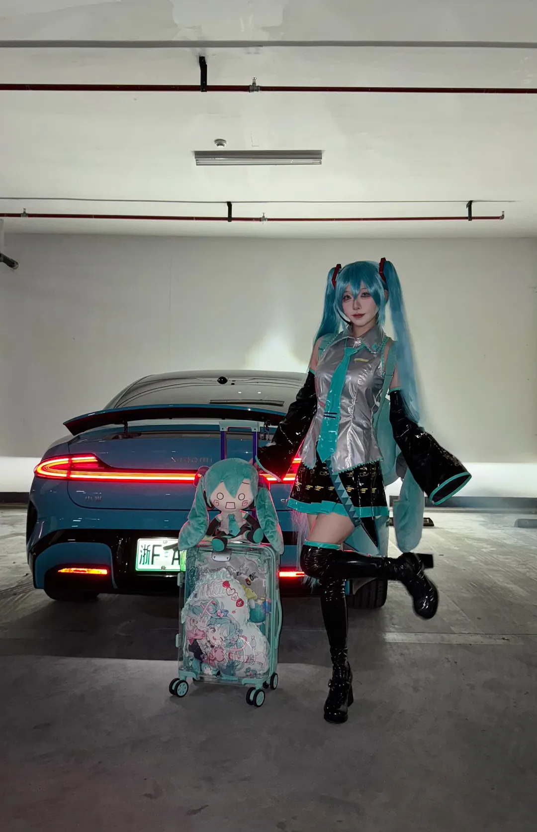[Hatsune Miku Cosplay] This Patent Leather Cosplay Costume Is an Amazing Value, Unusually Slimming Fit - Image 1