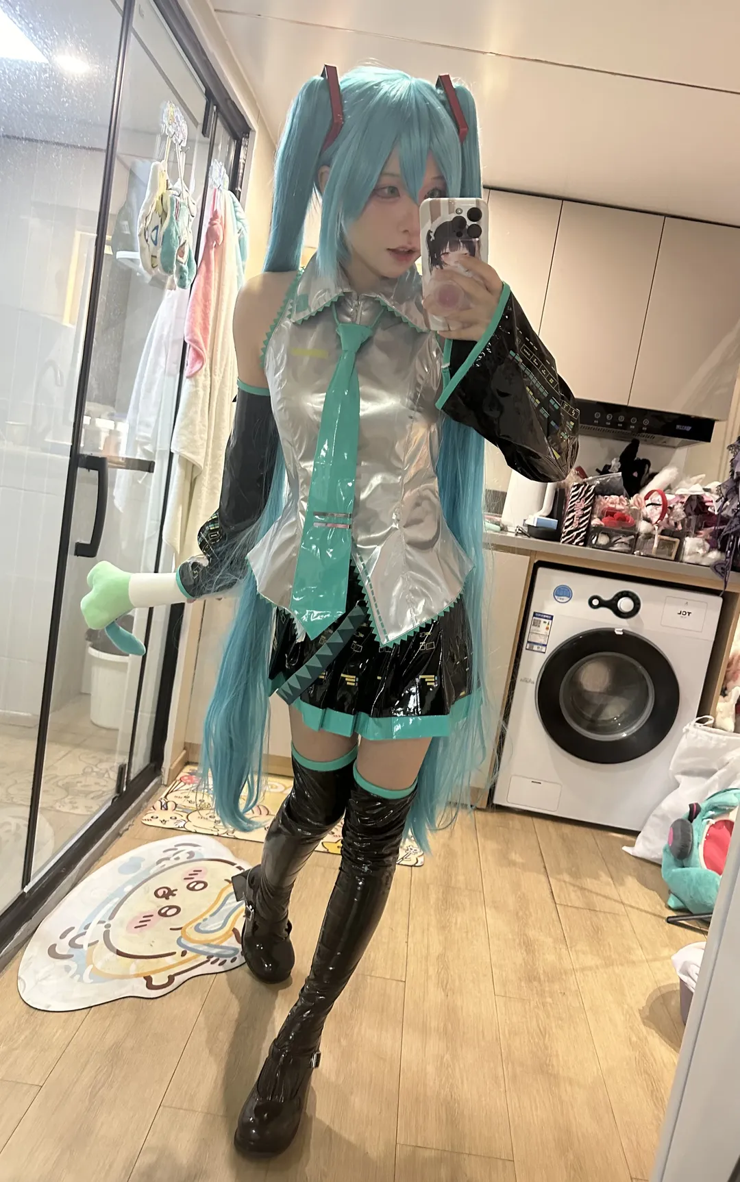 [Hatsune Miku Cosplay] This Patent Leather Cosplay Costume Is an Amazing Value, Unusually Slimming Fit - Image 3