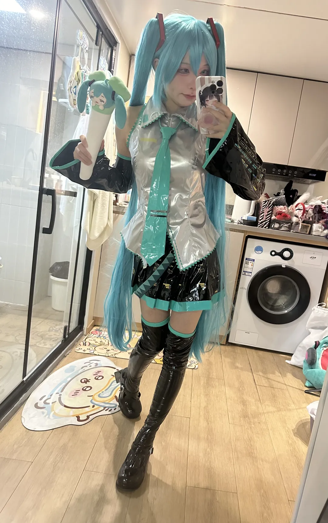 [Hatsune Miku Cosplay] This Patent Leather Cosplay Costume Is an Amazing Value, Unusually Slimming Fit - Image 4