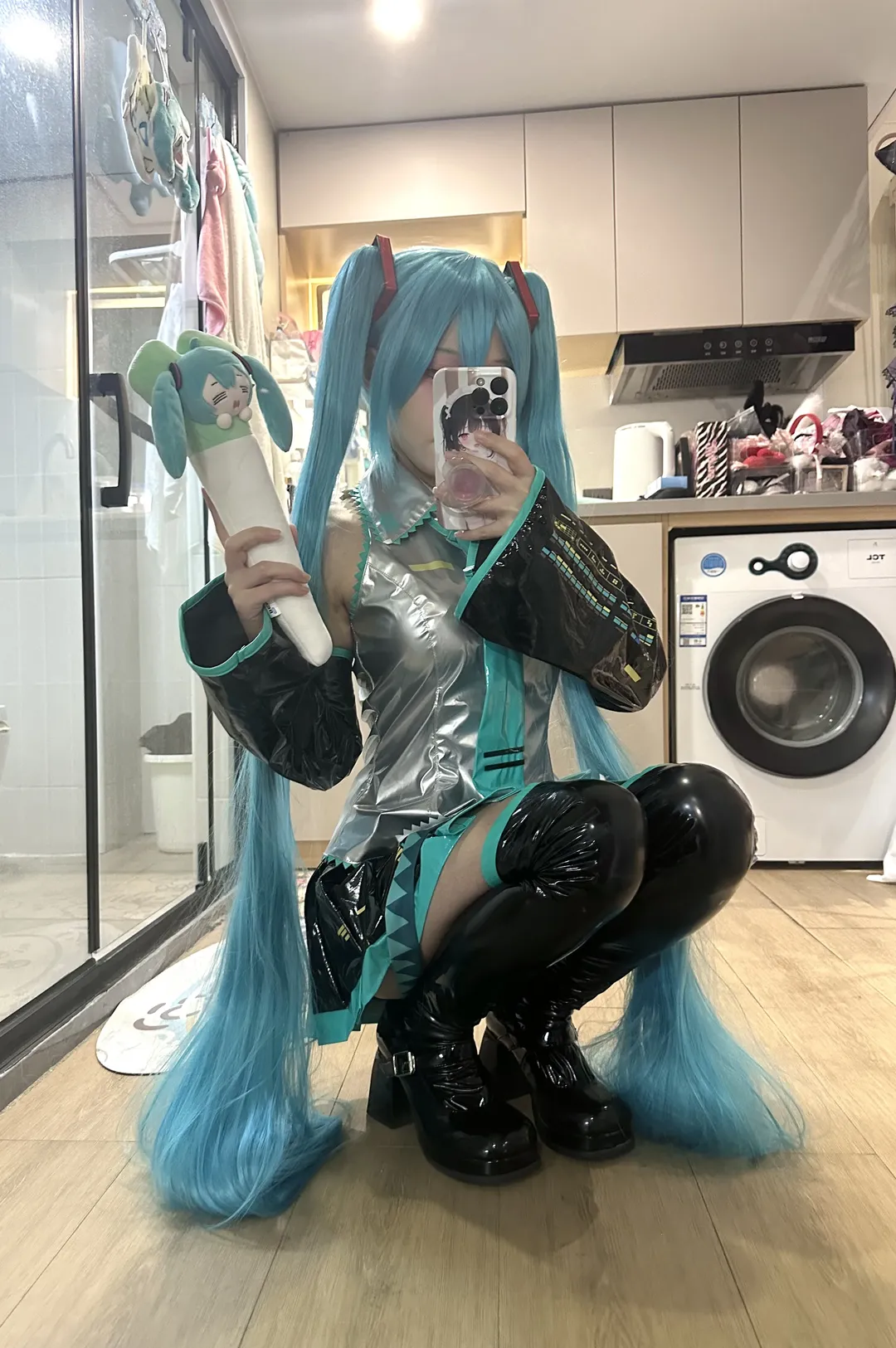 [Hatsune Miku Cosplay] This Patent Leather Cosplay Costume Is an Amazing Value, Unusually Slimming Fit - Image 5