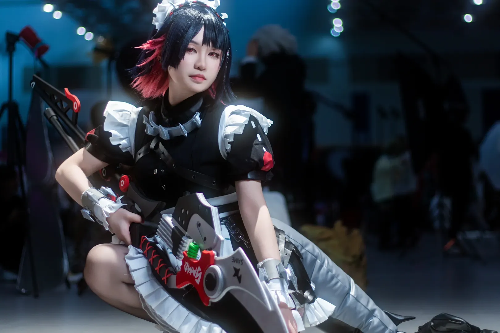 [Ellen Joe cosplay] Zenless Zone Zero's shark maid on convention duty today - Image 1