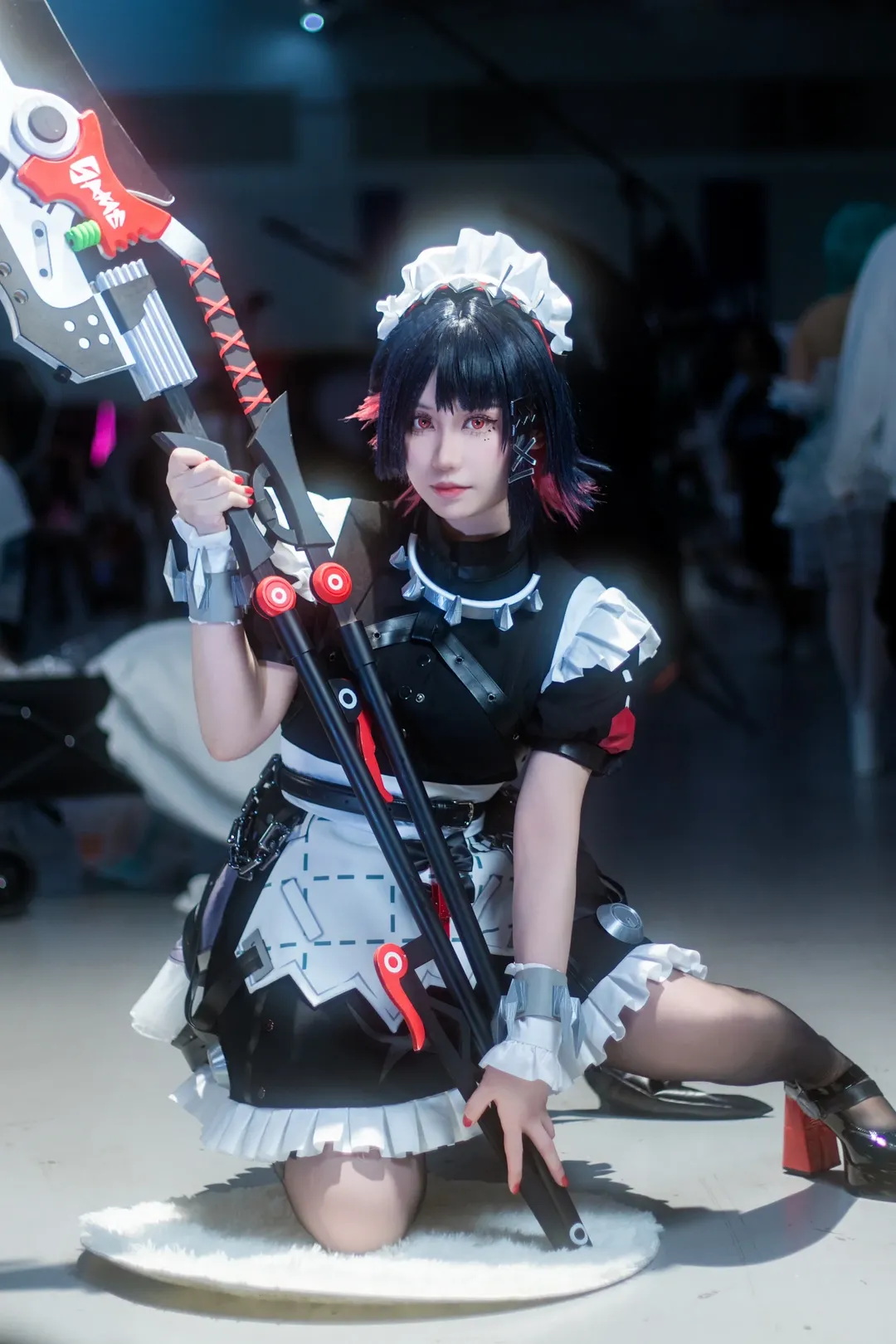 [Ellen Joe cosplay] Zenless Zone Zero's shark maid on convention duty today - Image 2