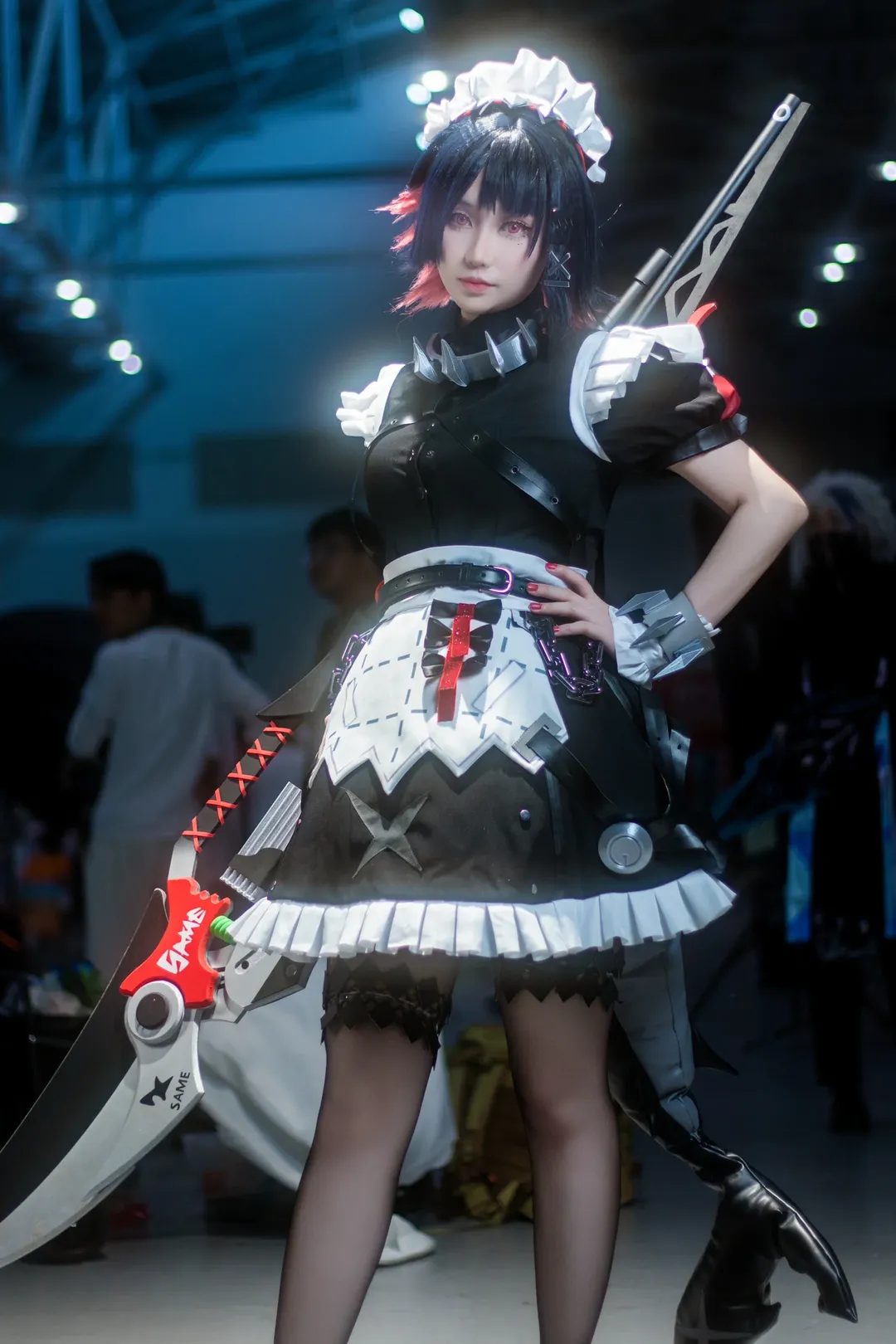 [Ellen Joe cosplay] Zenless Zone Zero's shark maid on convention duty today - Image 3