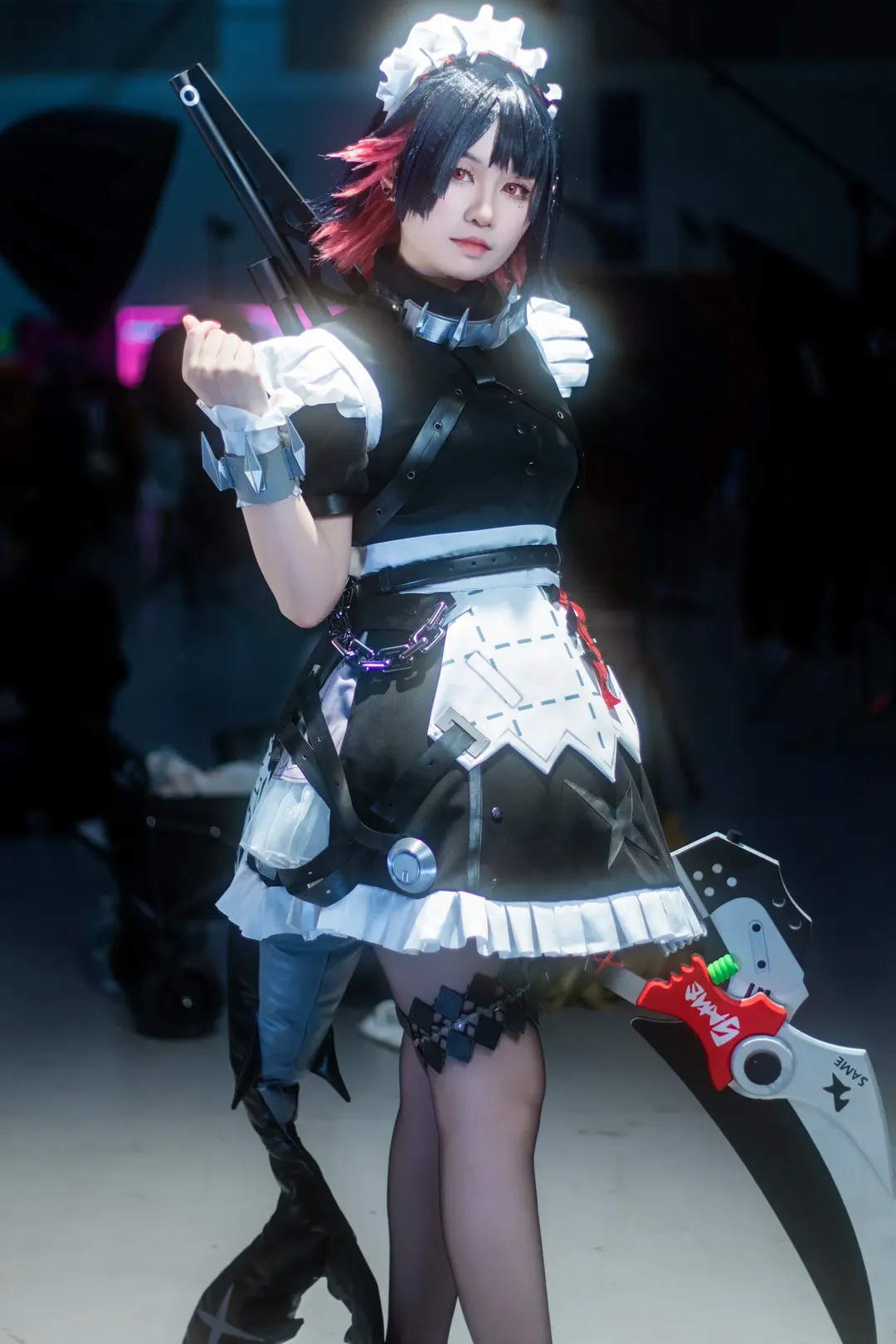 [Ellen Joe cosplay] Zenless Zone Zero's shark maid on convention duty today - Image 8