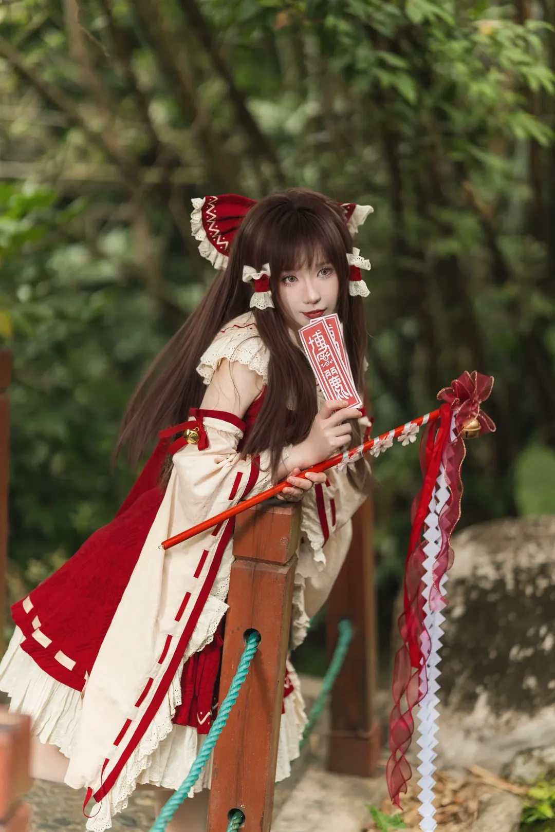 【博丽灵梦cos】珠海户外的红白巫女，御币与狐面的神社物语 - 第 10 张