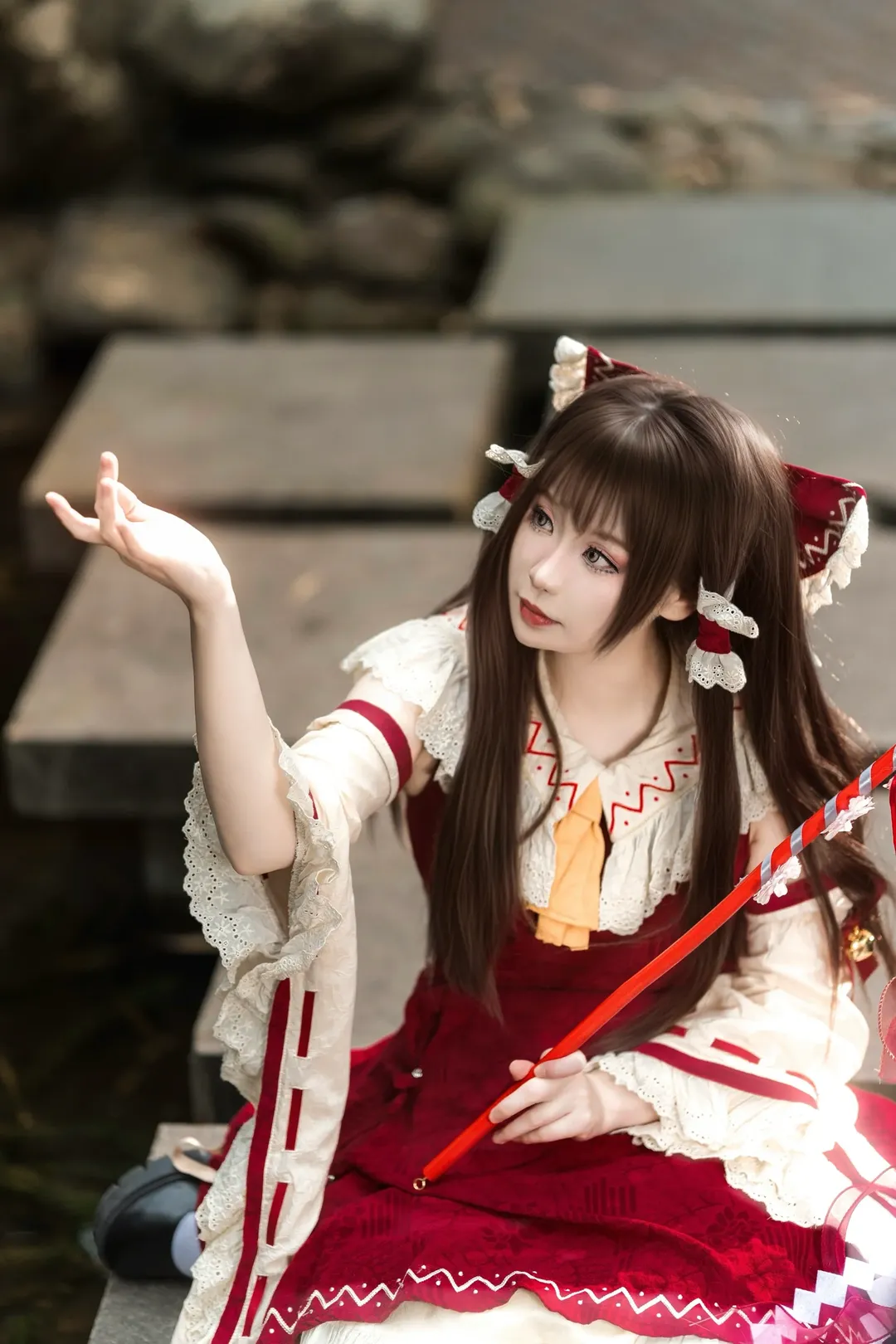 【博丽灵梦cos】珠海户外的红白巫女，御币与狐面的神社物语 - 第 7 张