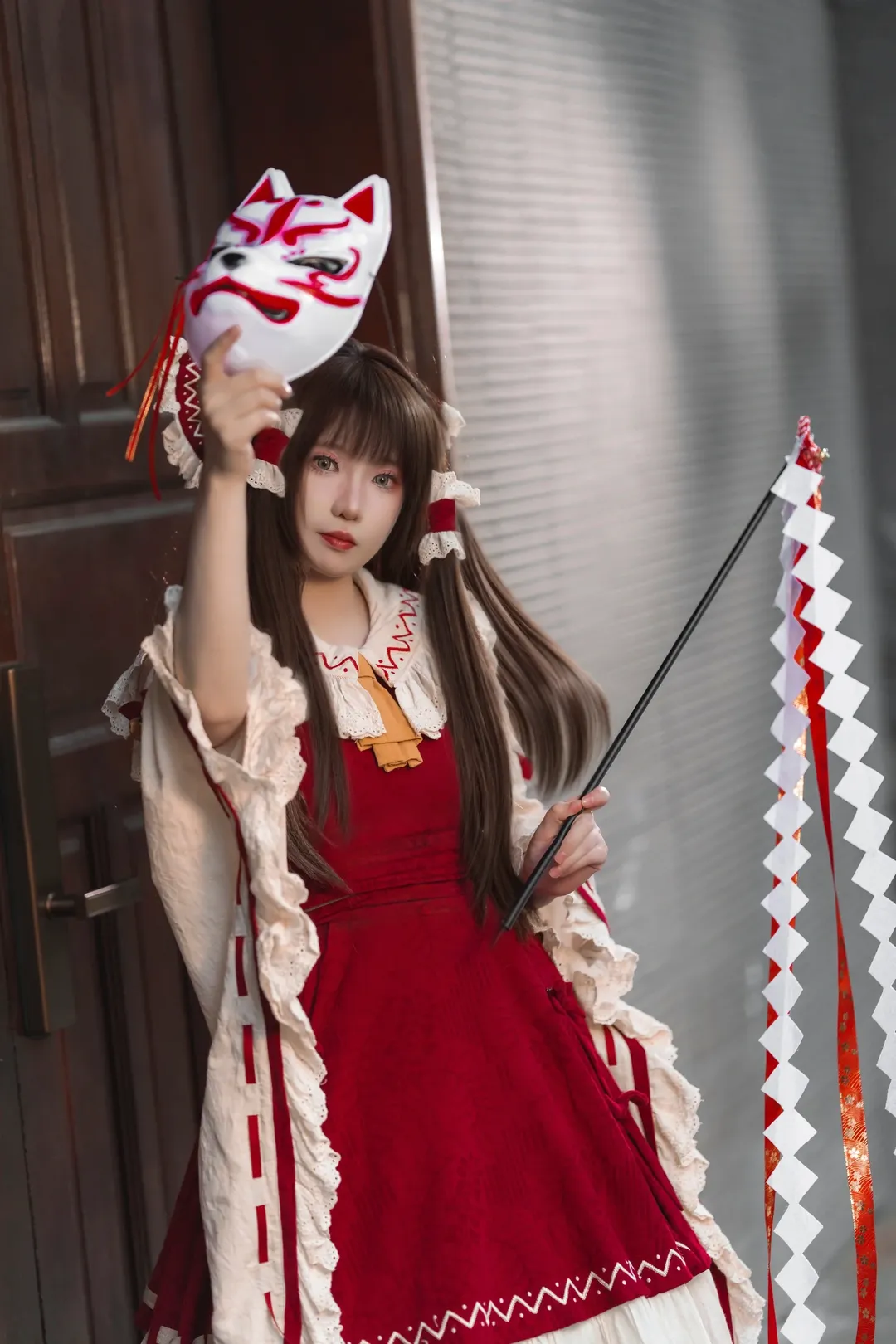 【博丽灵梦cos】珠海户外的红白巫女，御币与狐面的神社物语 - 第 9 张