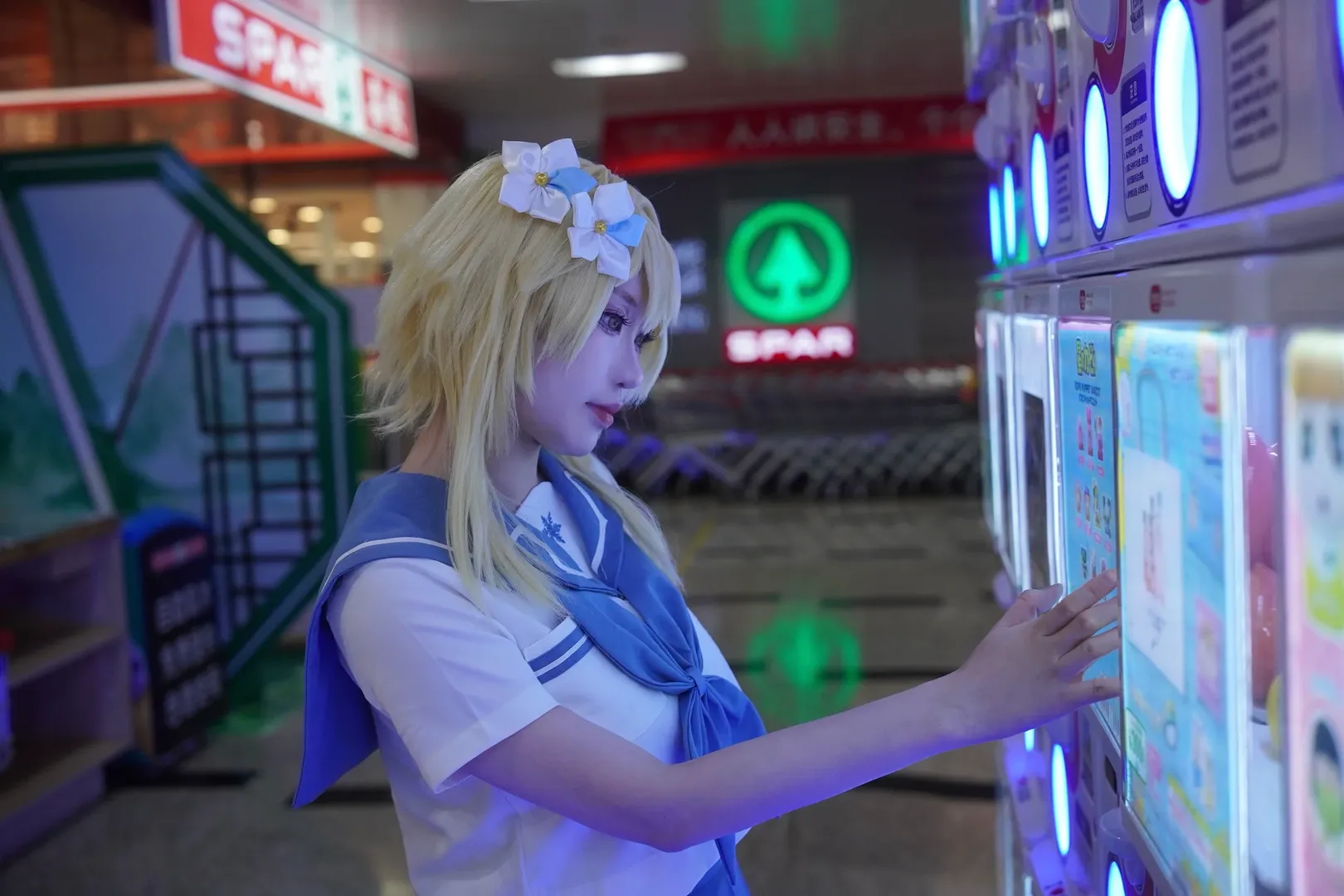 【荧cos】原神旅行者的JK校园风，街头巷尾的随性出片 - 第 5 张