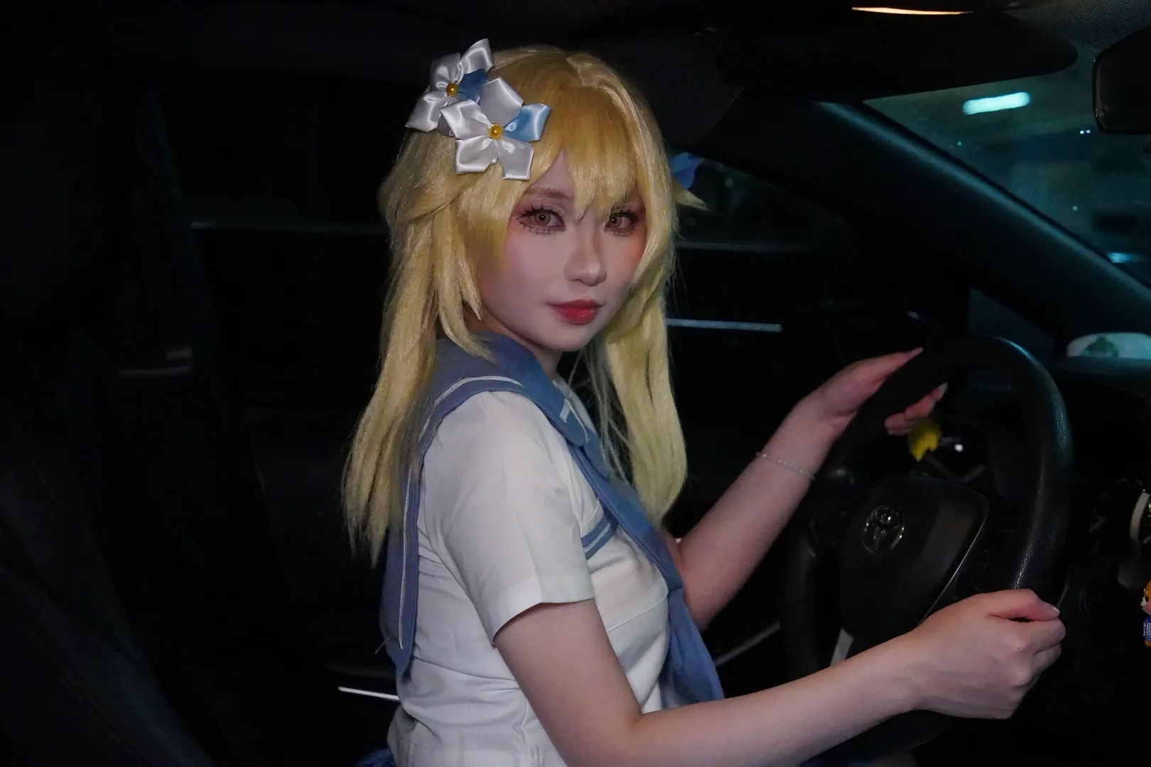 【荧cos】原神旅行者的JK校园风，街头巷尾的随性出片 - 第 9 张
