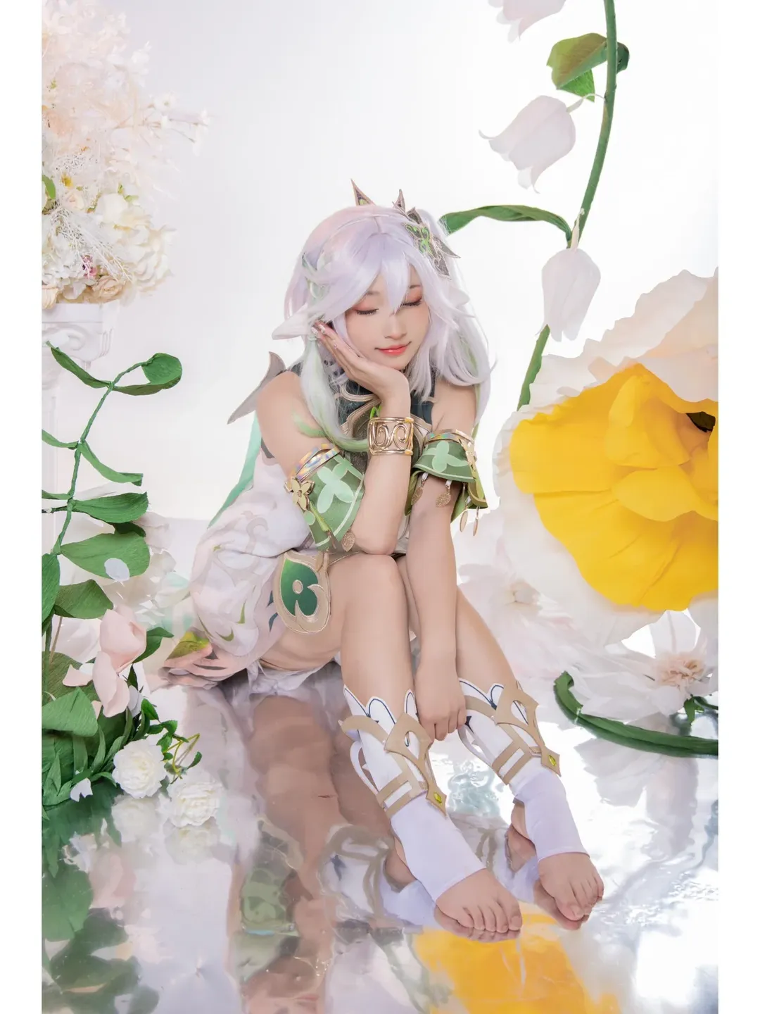 [Nahida Cosplay] Genshin Impact's Dendro Archon Comes to Life with Agile Grace, Recreating Serene Forest Vibe - Image 4