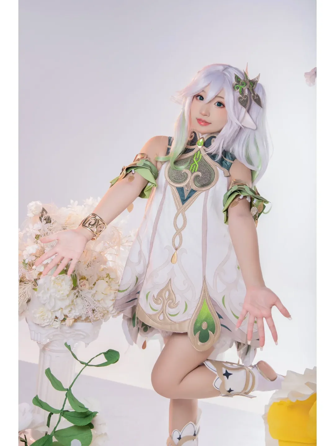 [Nahida Cosplay] Genshin Impact's Dendro Archon Comes to Life with Agile Grace, Recreating Serene Forest Vibe - Image 8