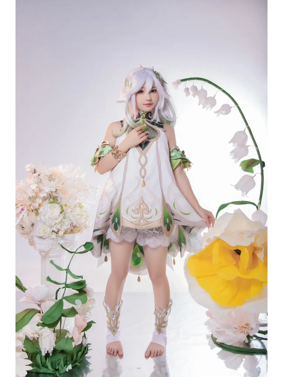 [Nahida Cosplay] Genshin Impact's Dendro Archon Comes to Life with Agile Grace, Recreating Serene Forest Vibe - Image 9
