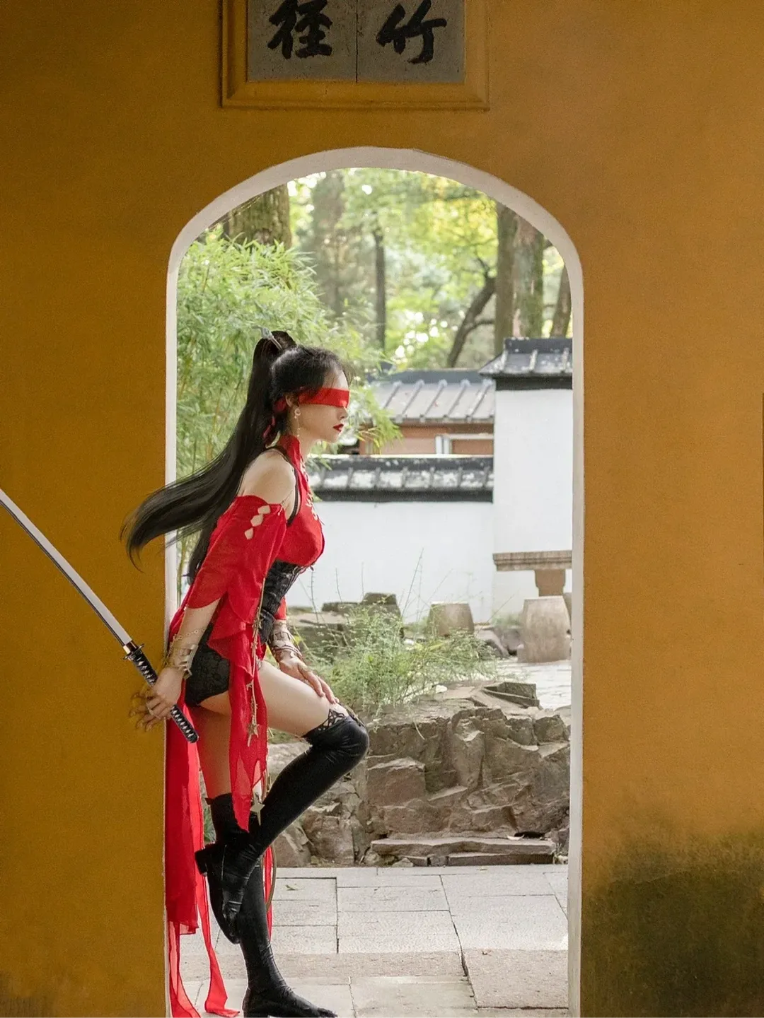 【Ning Hongye cosplay】NARAKA: BLADEPOINT Kunlun Mystic Crimson Maiden (Hongchuan Fairy): Full Aura Even Blindfolded and Bound - Image 4