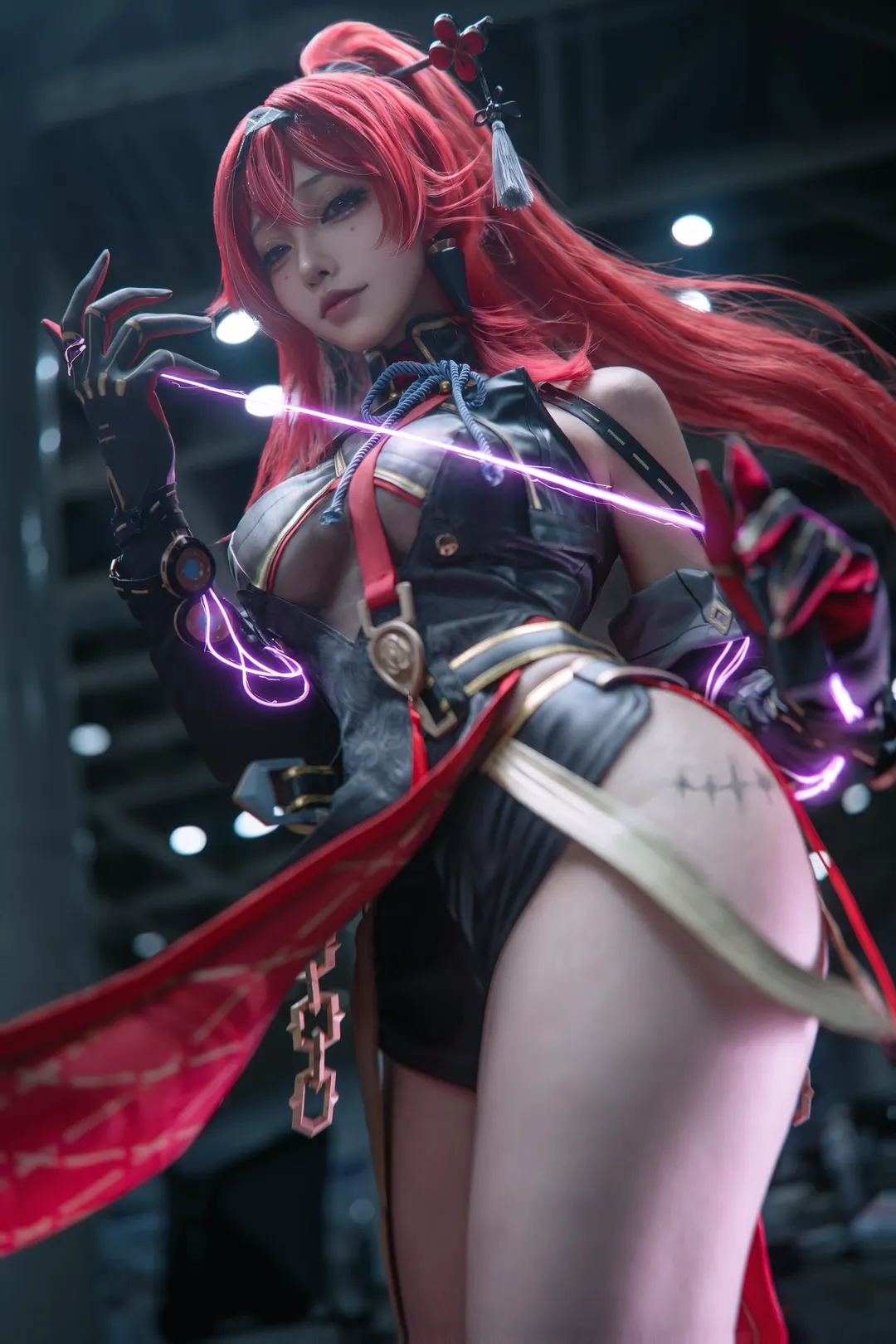 【吟霖cos】鸣潮里的冷艳机械少女，紫色光效还原心得 - 第 1 张