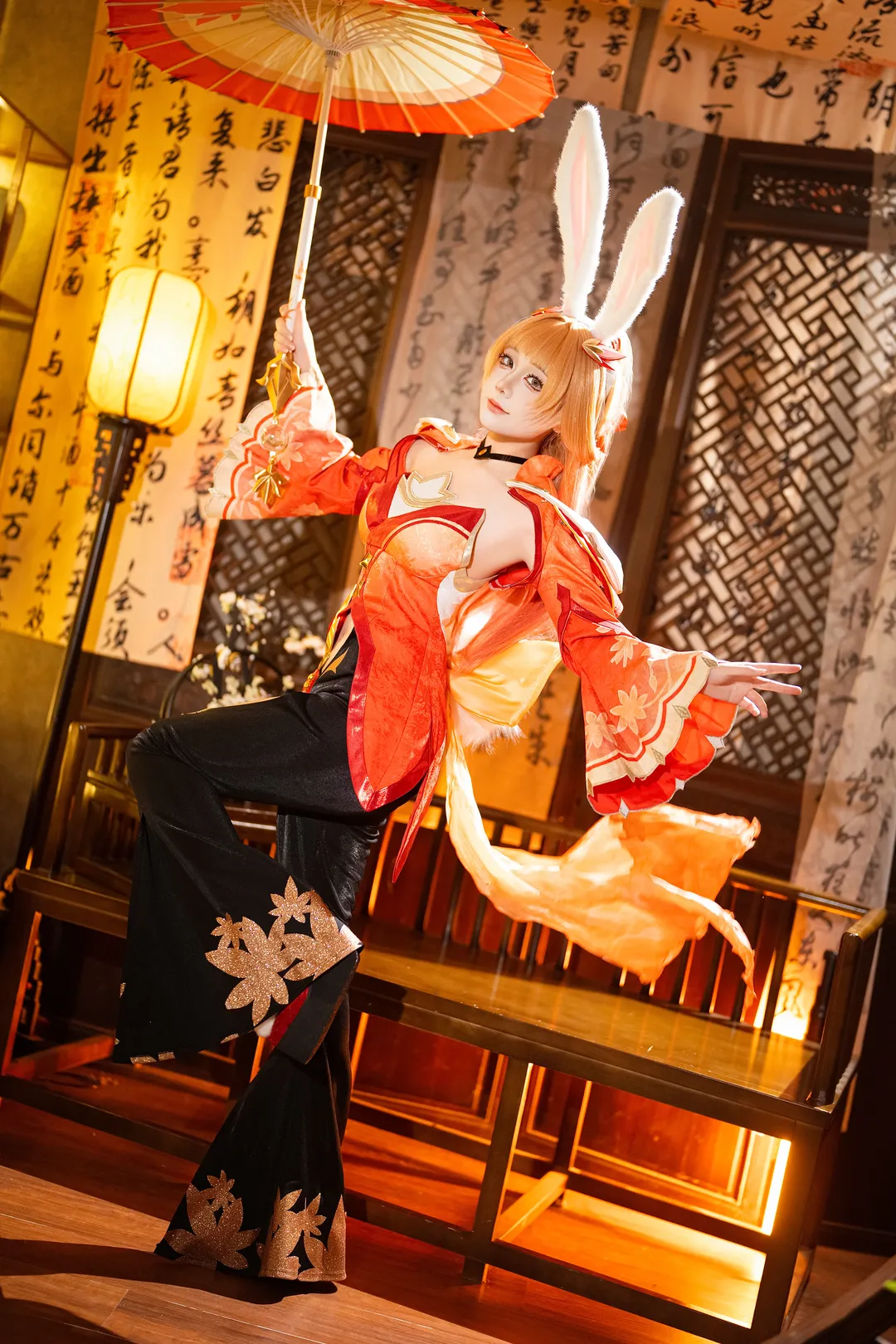 【公孫離cos】紅黑古風下的靈動兔耳，傘舞遊園 - 第 1 張