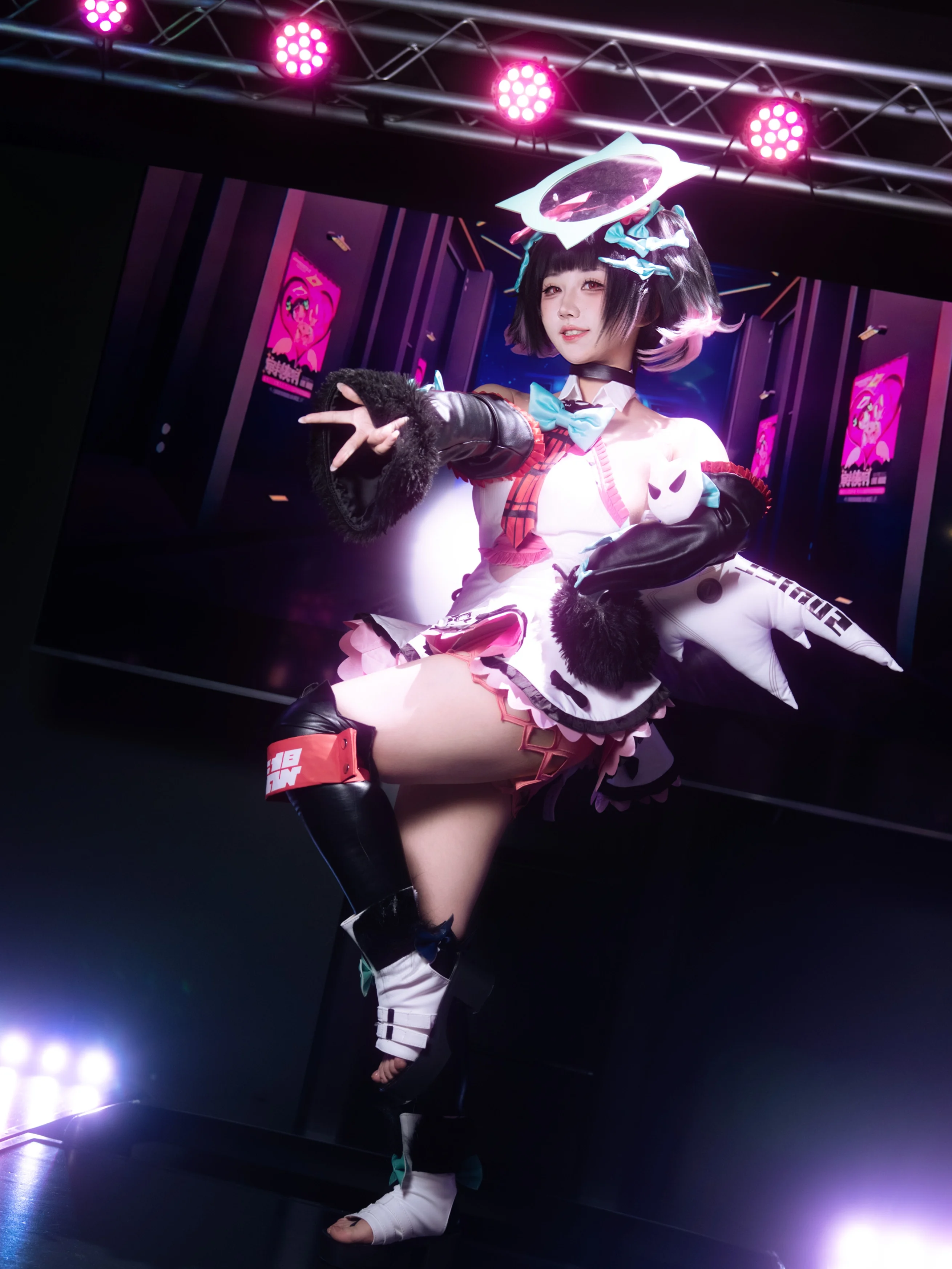 【南宫羽cos】绝区零舞台下的跃动瞬间