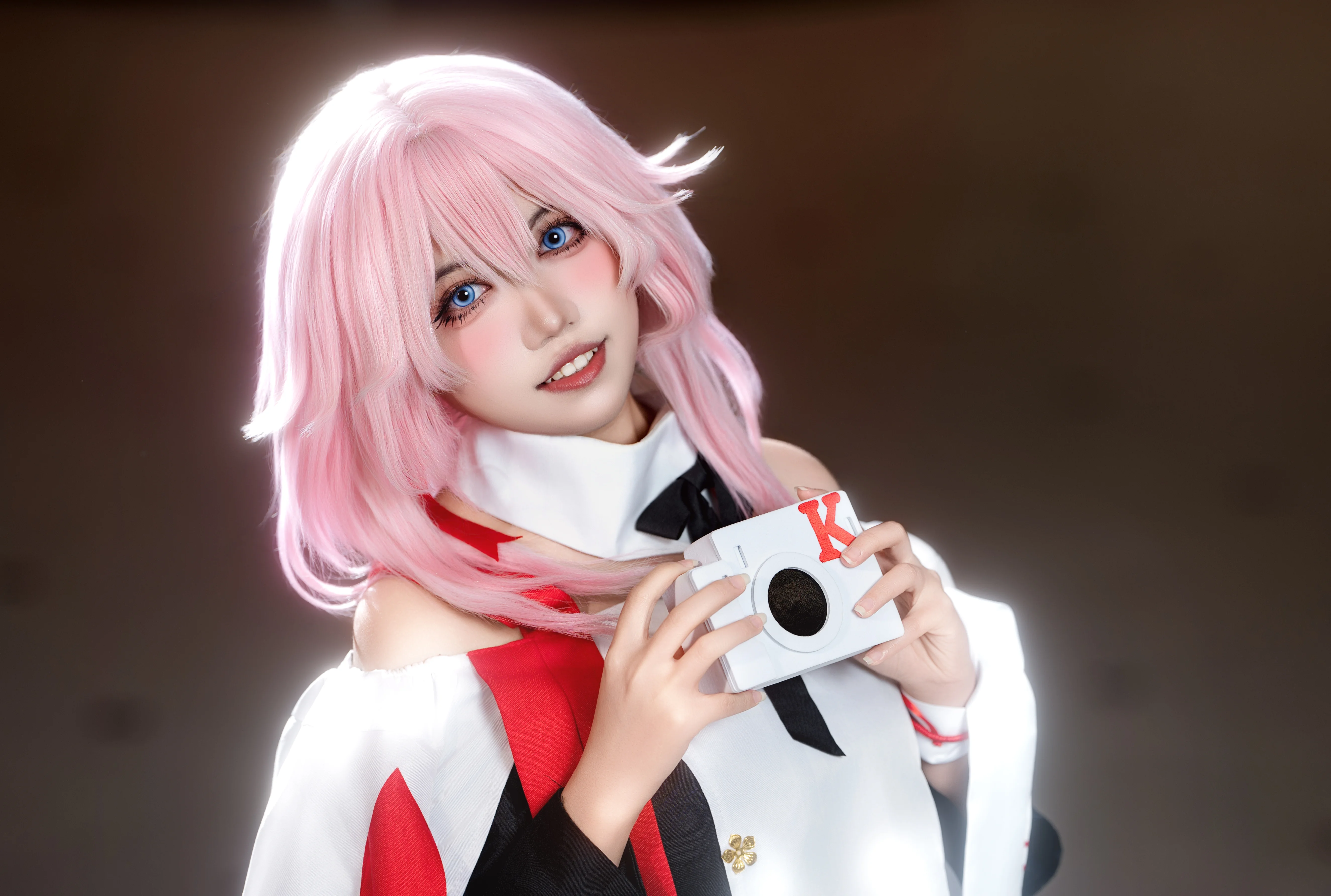 【三月七cos】穿上KFC联动限定版，今天由我带来星穹列车的元气 - 第 4 张