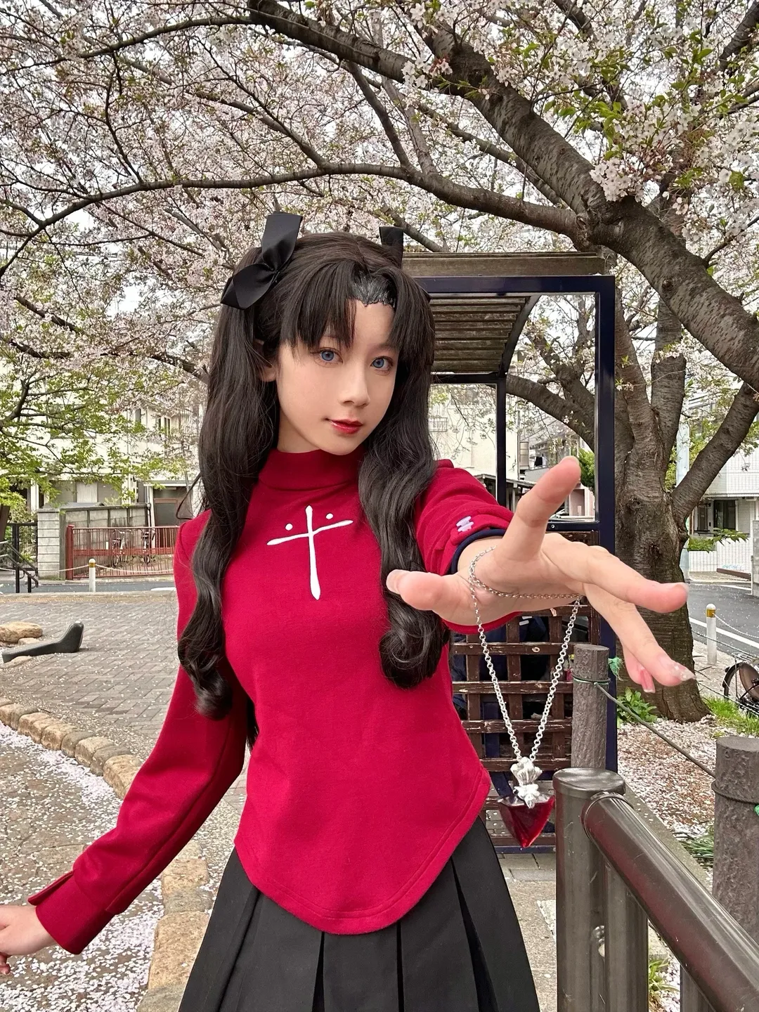 【远坂凛cos】漫步在东京樱花下的校园随拍 - 第 9 张
