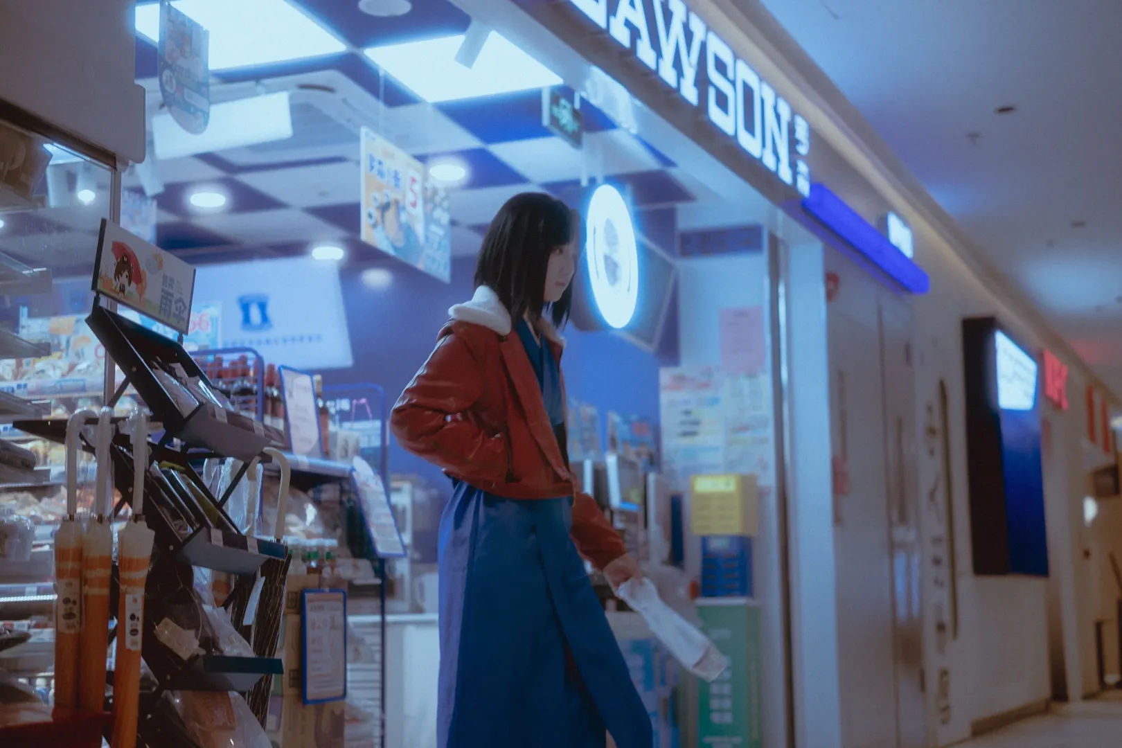 【两仪式cos】空之境界，便利店与草莓冰淇淋的随性时刻 - 第 6 张
