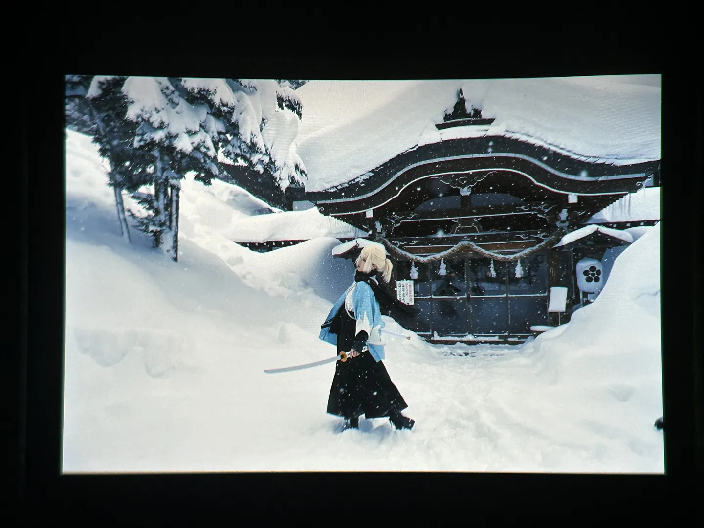 【冲田总司cos】户隐神社雪景下的灵衣总司 - 第 8 张