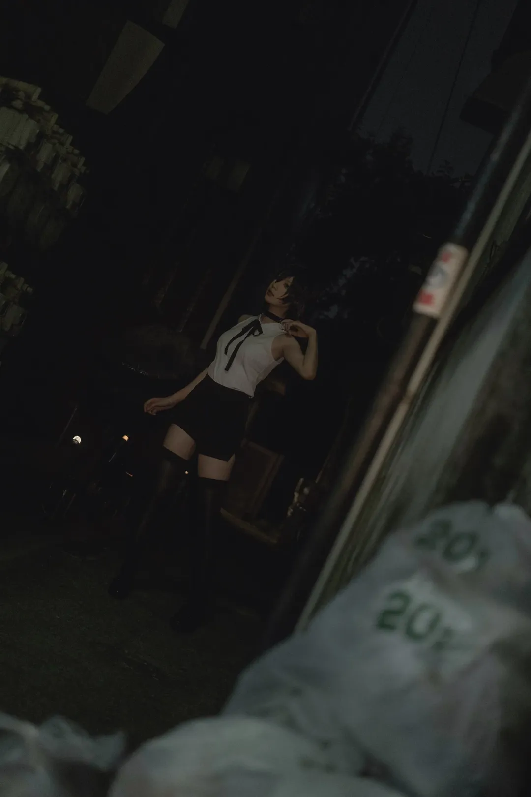 [Reze Cosplay] Damp Longing: Frozen Moments in the Rainy Night and Street Corners - Image 14