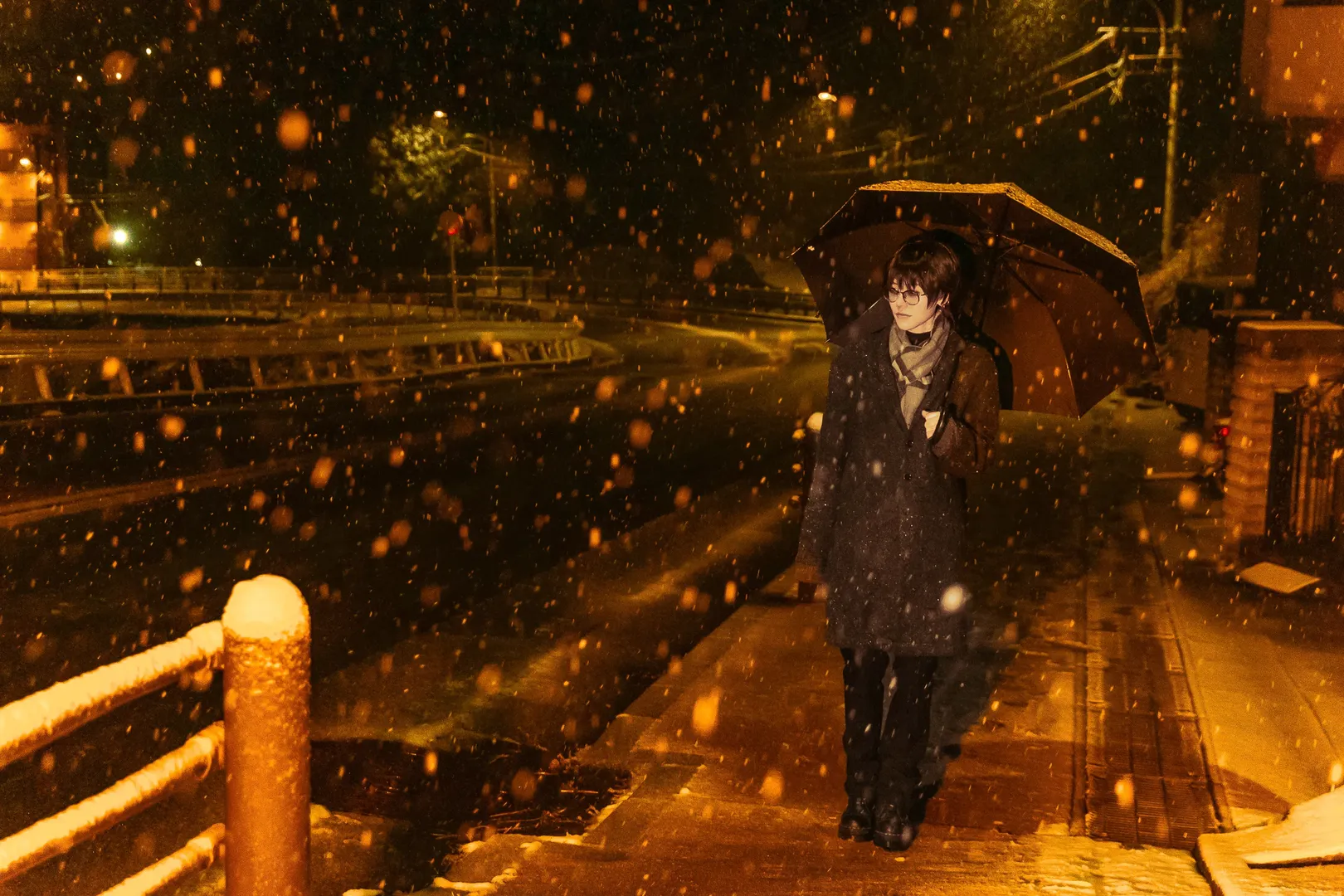 【両儀式 コスプレ】聖蹟桜ヶ丘の雪夜、『空の境界』の下での再会 - 4 枚目