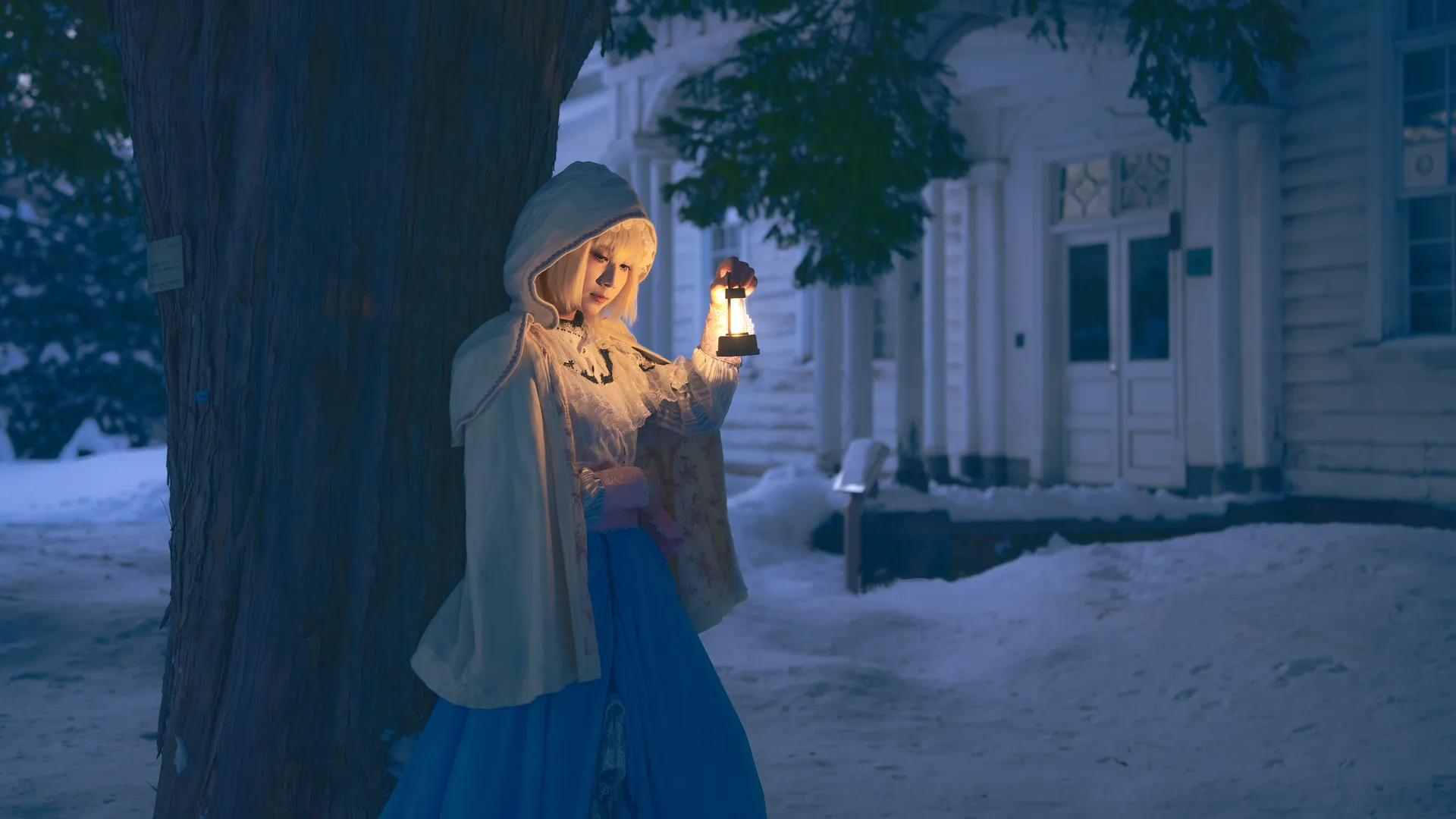 [Alice Margatroid cosplay] Holding a Vintage Lantern in the Snowy Night and the Unfading Twilight - Image 10
