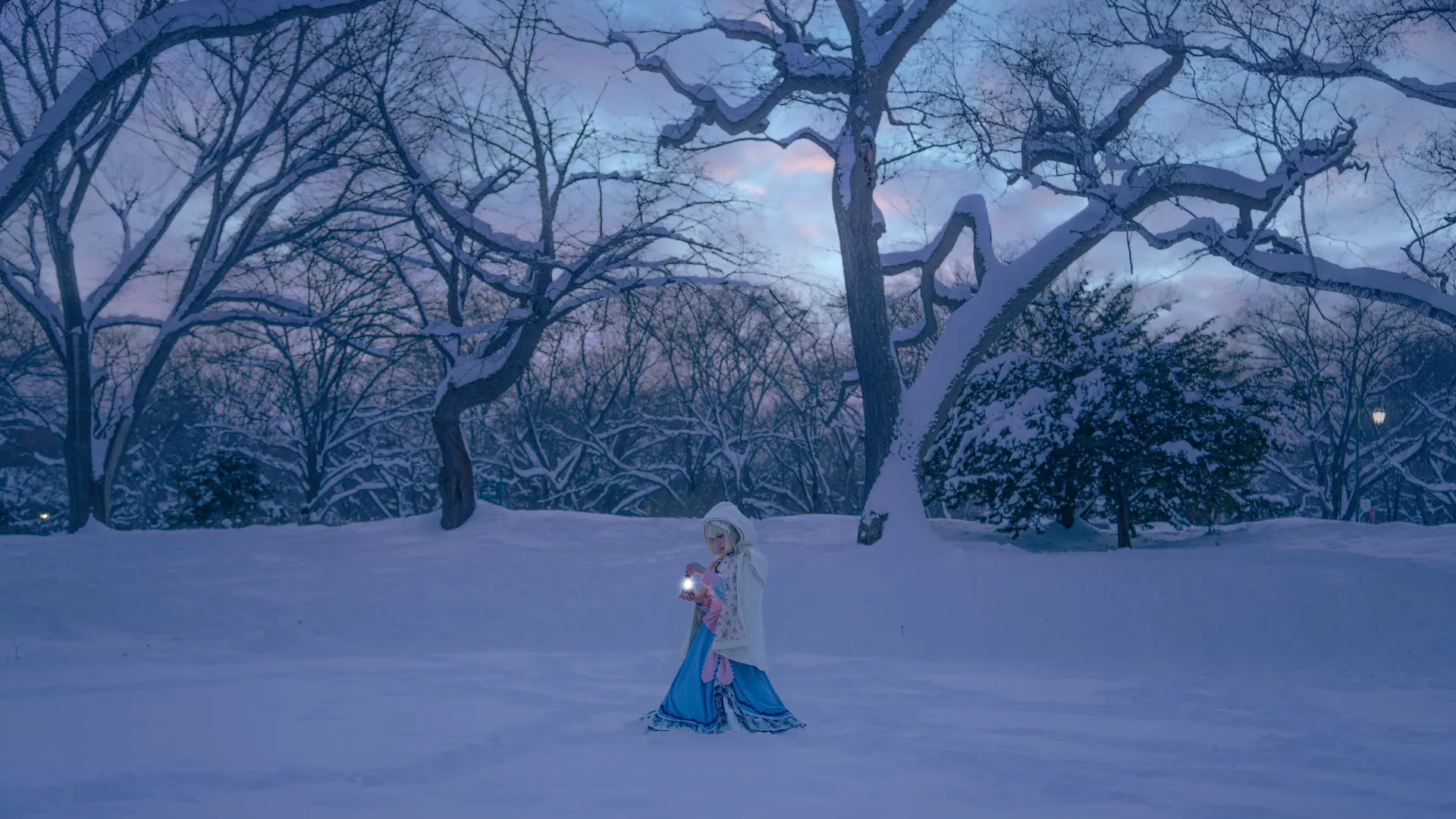 [Alice Margatroid cosplay] Holding a Vintage Lantern in the Snowy Night and the Unfading Twilight - Image 13
