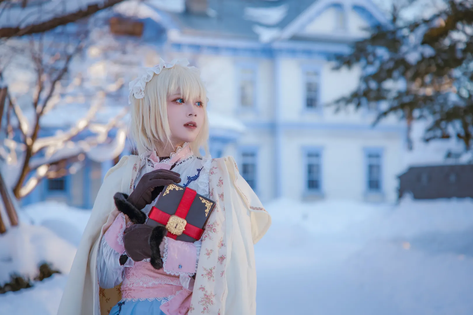 [Alice Margatroid cosplay] Holding a Vintage Lantern in the Snowy Night and the Unfading Twilight - Image 6