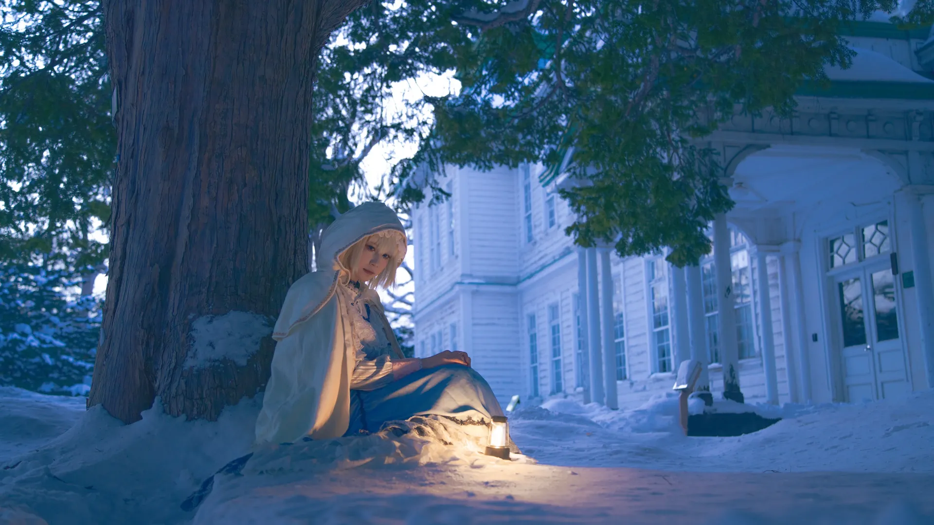 [Alice Margatroid cosplay] Holding a Vintage Lantern in the Snowy Night and the Unfading Twilight - Image 9