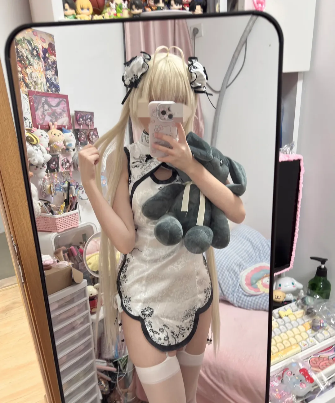 【春日野穹cos】试穿改良旗袍的居家对镜自拍