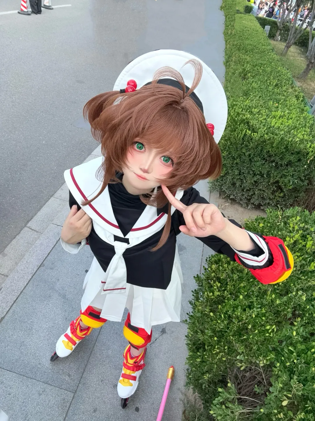【小樱cos】魔卡少女樱的校服轮滑搭配，瞬间拉满童年活力