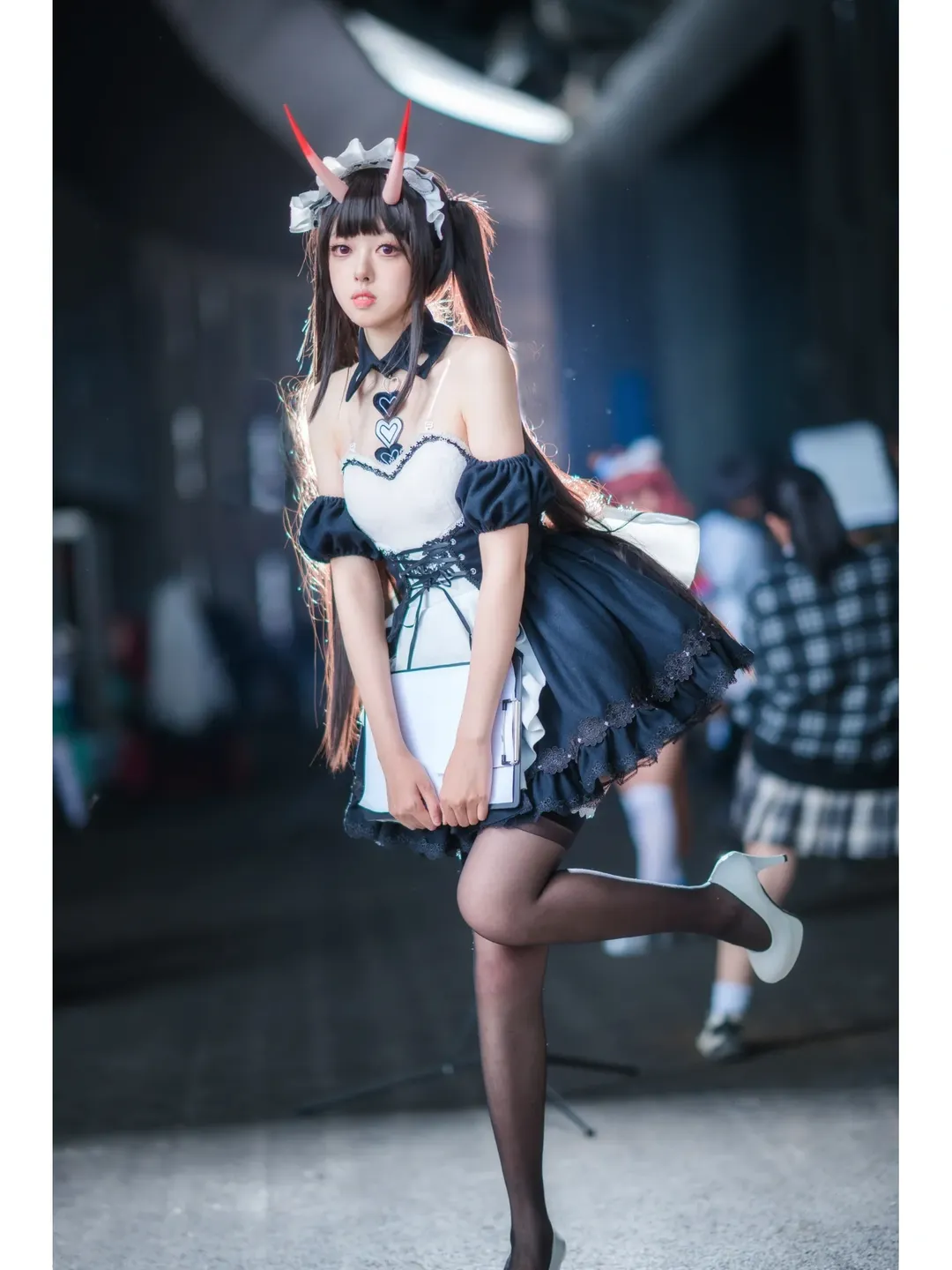 【能代cos】CP29上的女僕裝能代，這套“需要少冰嗎？”皮膚真的太甜了。 - 第 4 張