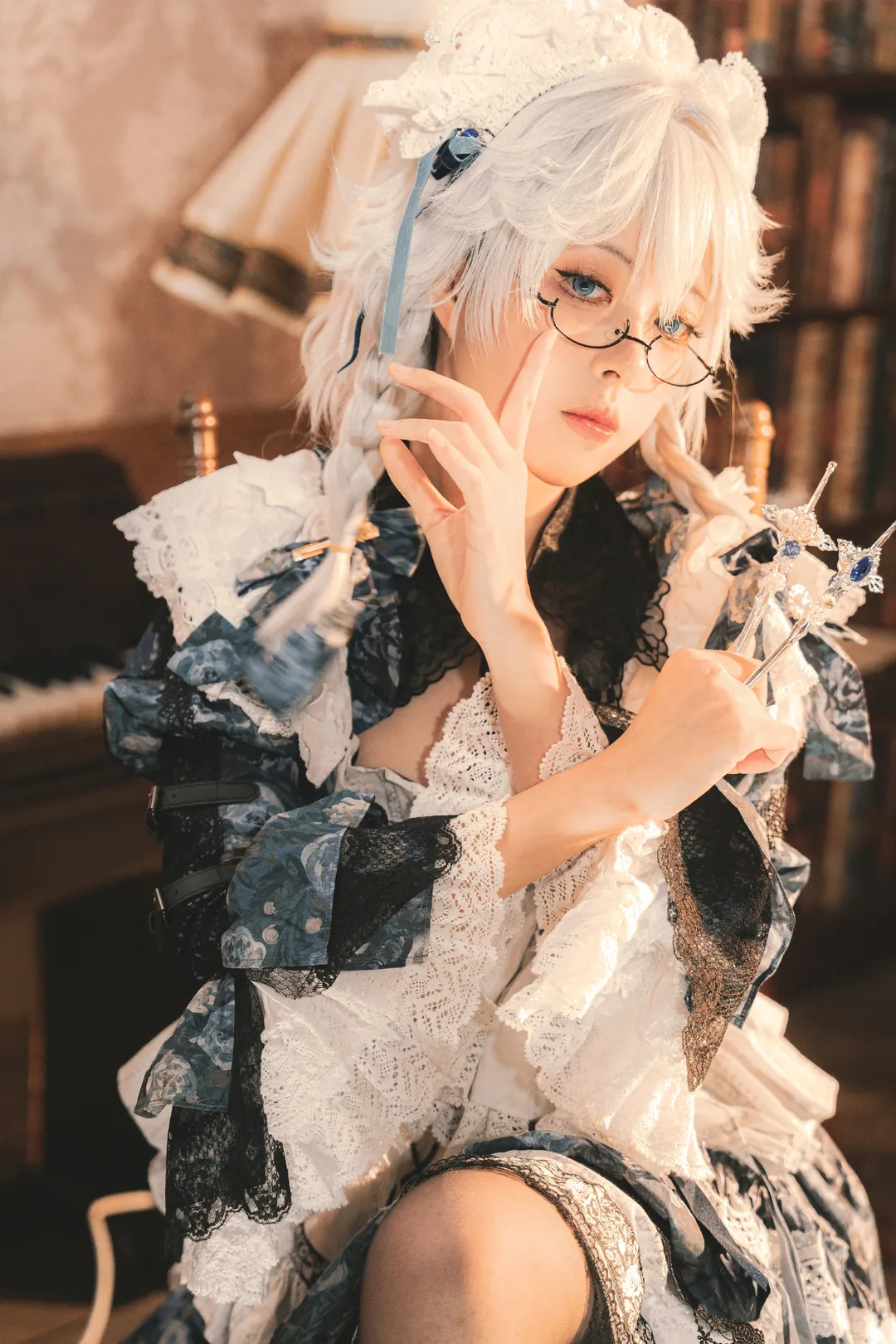 【Sakuya Izayoi cosplay】The Head Maid's Moment of Respite - Image 2