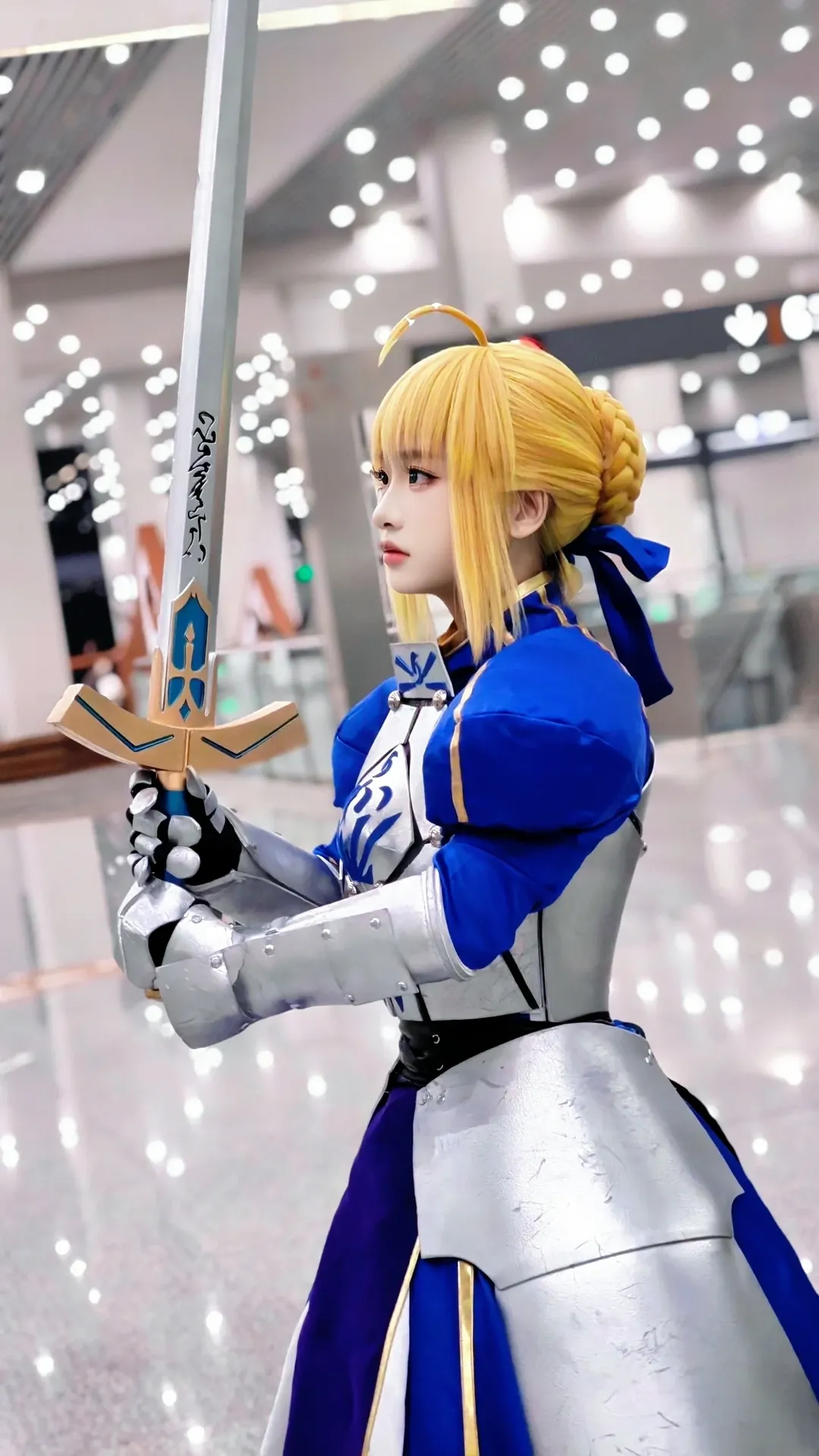 【saber cos】带着咖喱棒赶地铁，漫展回家的极限咔擦