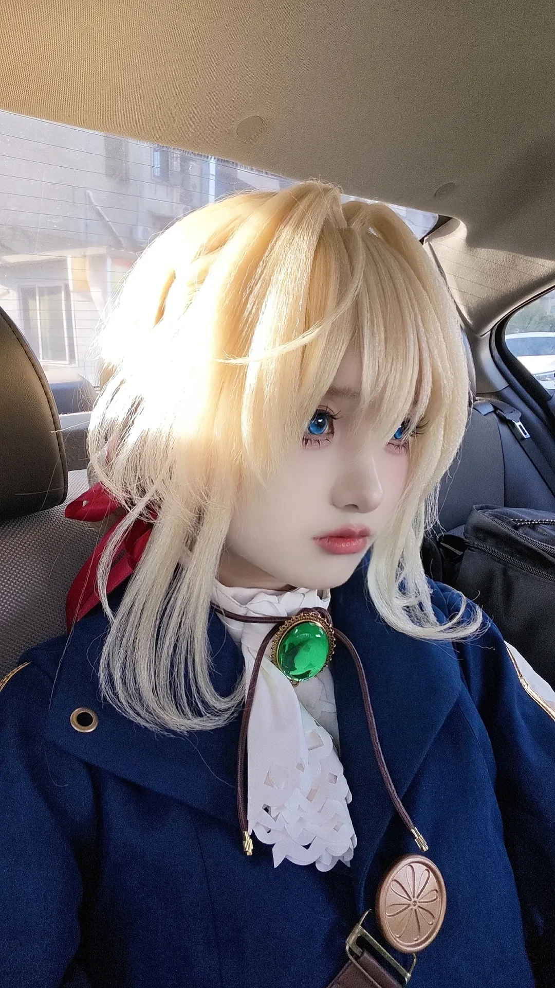 【ヴァイオレット・エヴァーガーデン コスプレ】『ヴァイオレット・エヴァーガーデン』ロケ撮影、スカートのトレーンを忘れた伝説のコスプレ失敗現場 - 1 枚目